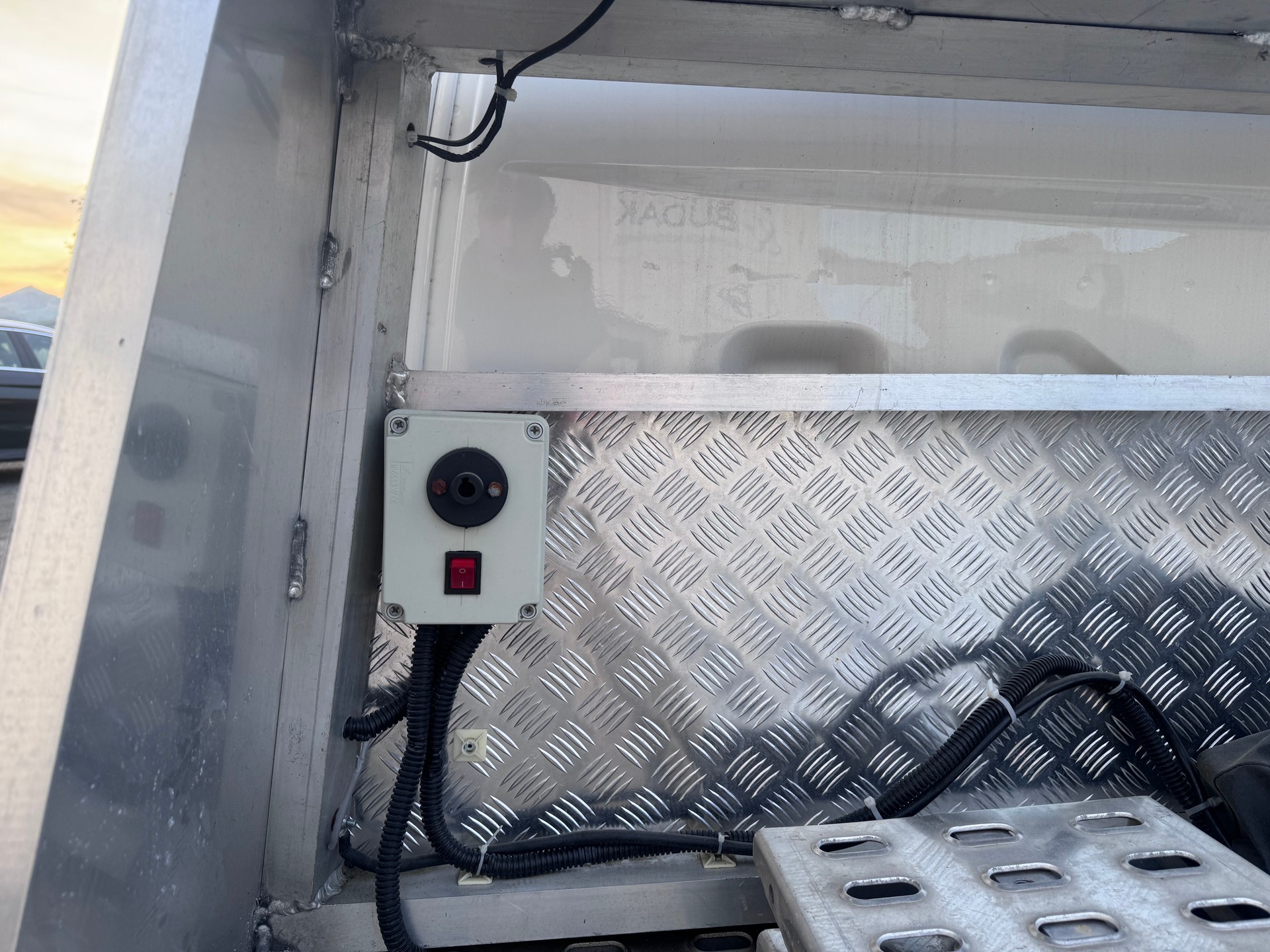 VW T6 2.0 TDI 4Motion DSG AUTOTRANSPORTER-image-10