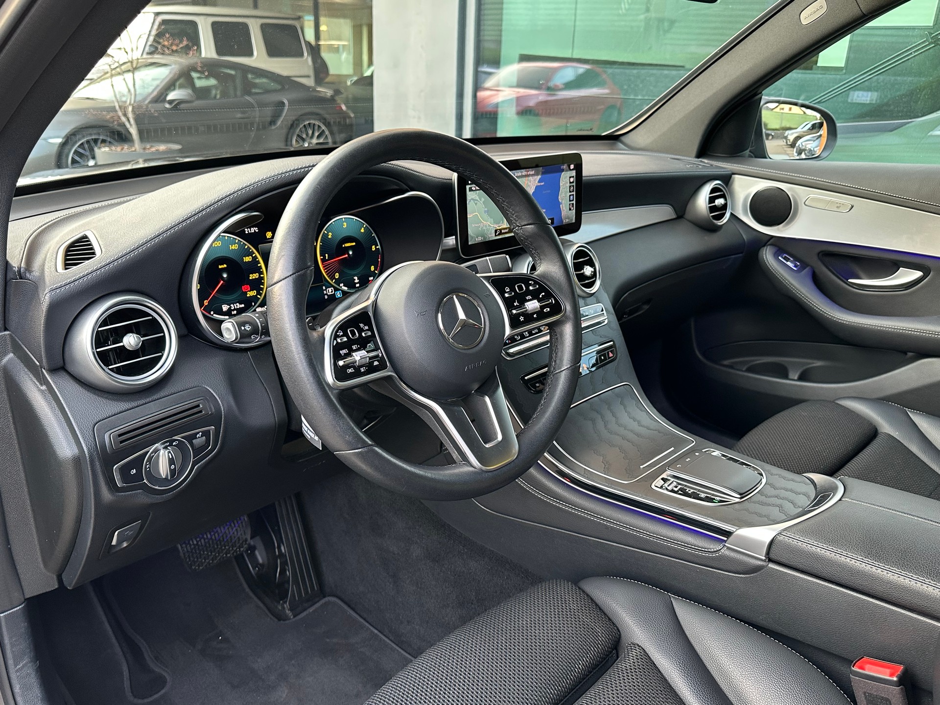 MERCEDES-BENZ GLC 220 d AMG Line 4 Matic-image-5
