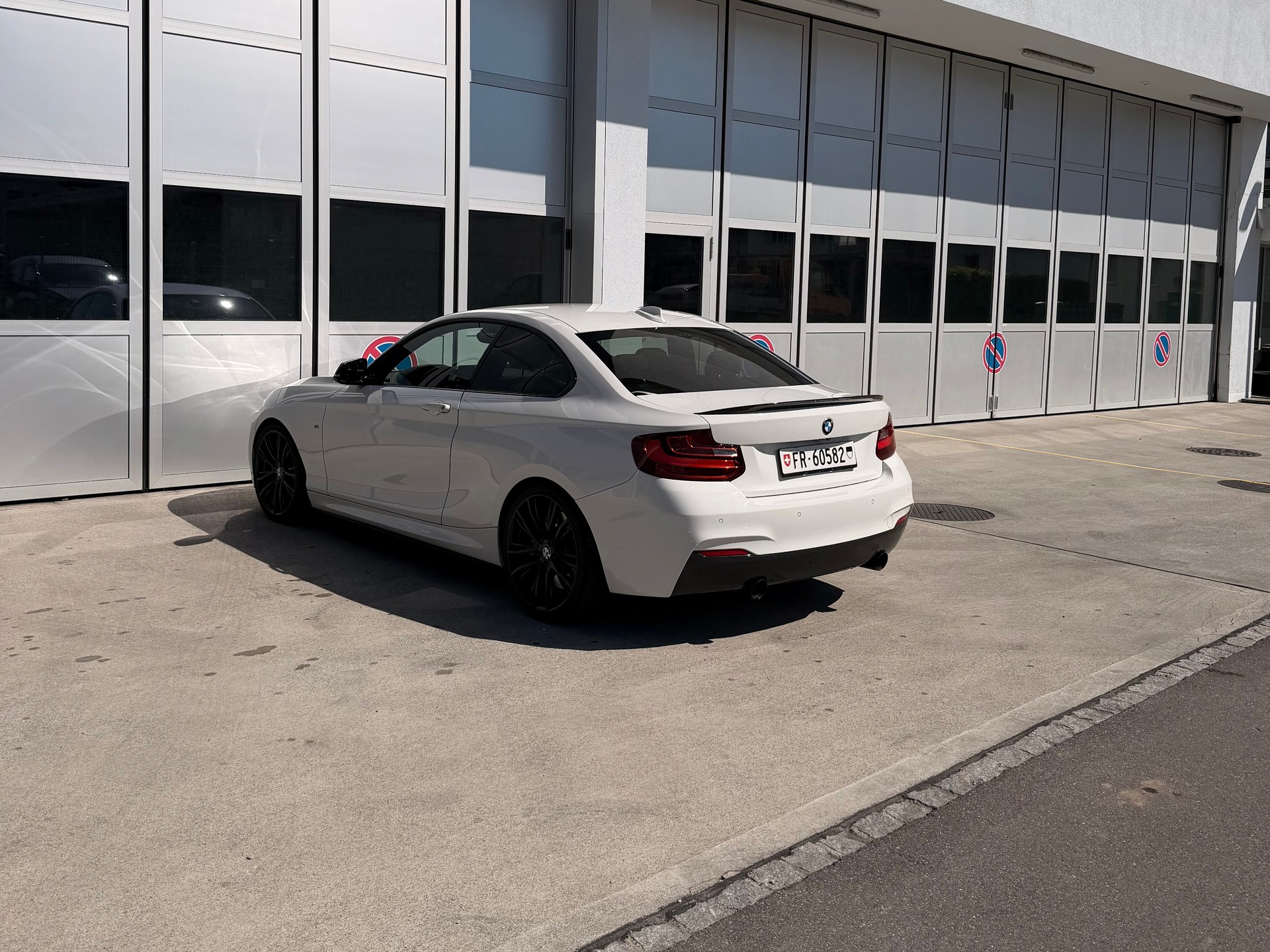 BMW M235i Steptronic-image-4
