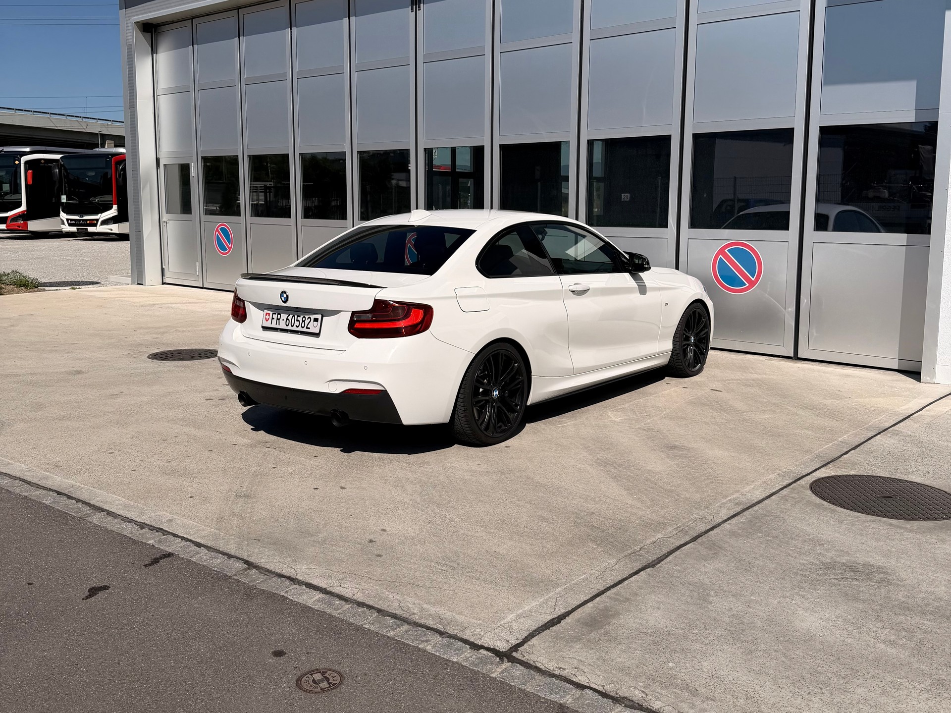 BMW M235i Steptronic-image-5