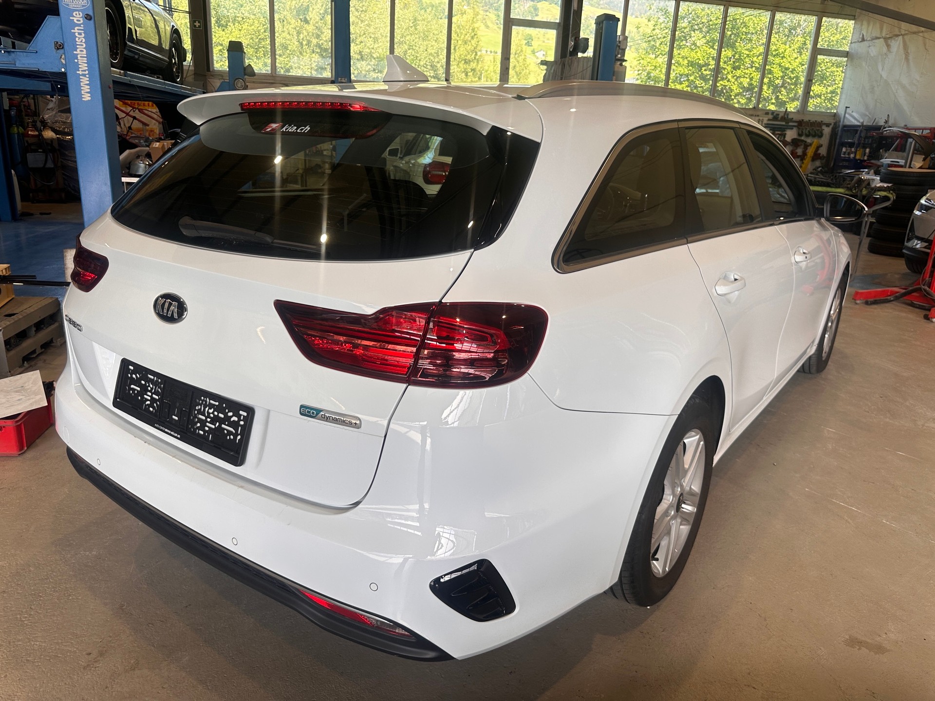 KIA Ceed 1.6 CRDi Style DCT ** NAVI** RÜCKFAHRKAMERA**SITZ-LENKRAD HEIZUNG***-image-9