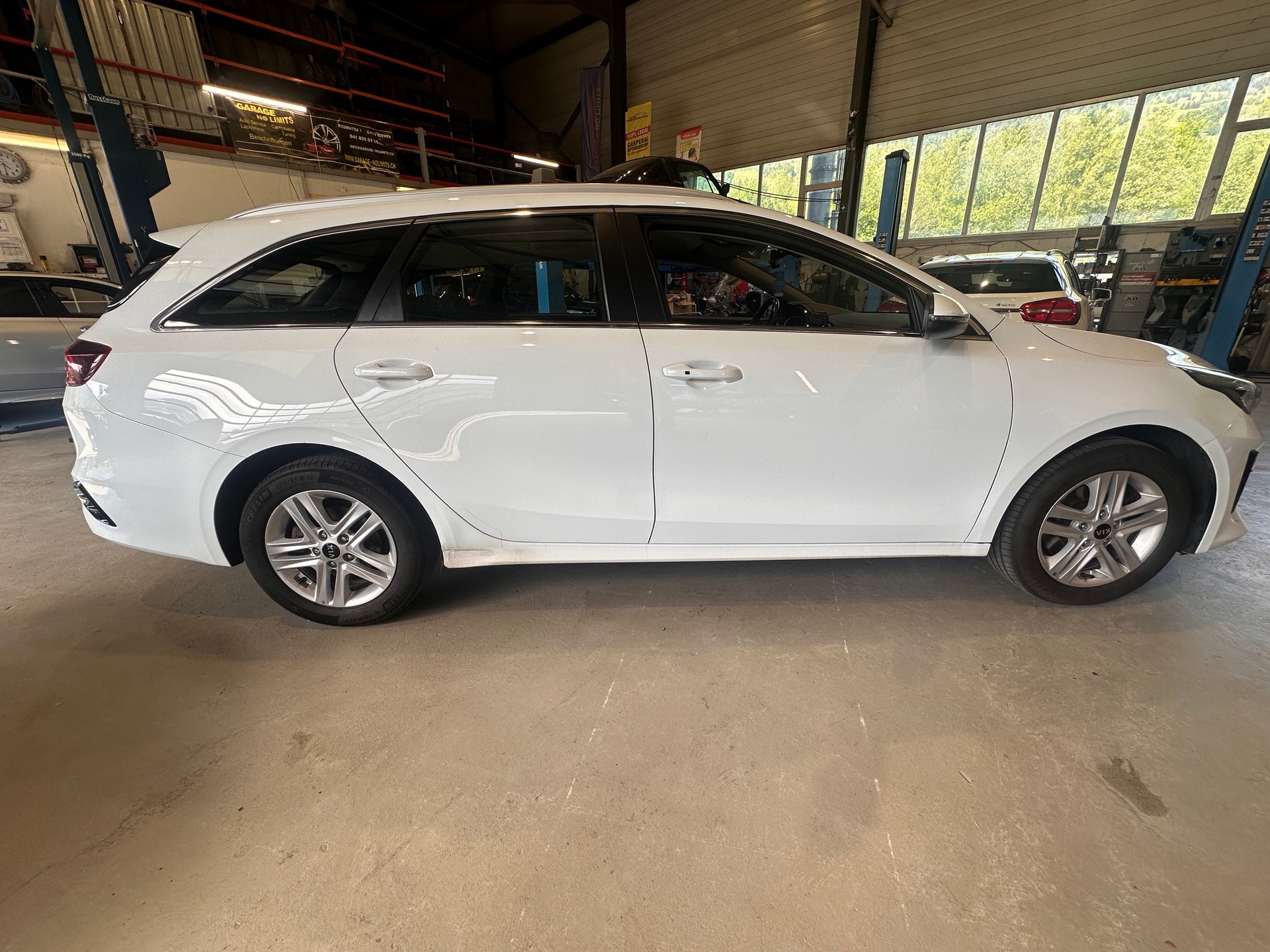 KIA Ceed 1.6 CRDi Style DCT ** NAVI** RÜCKFAHRKAMERA**SITZ-LENKRAD HEIZUNG***-image-2