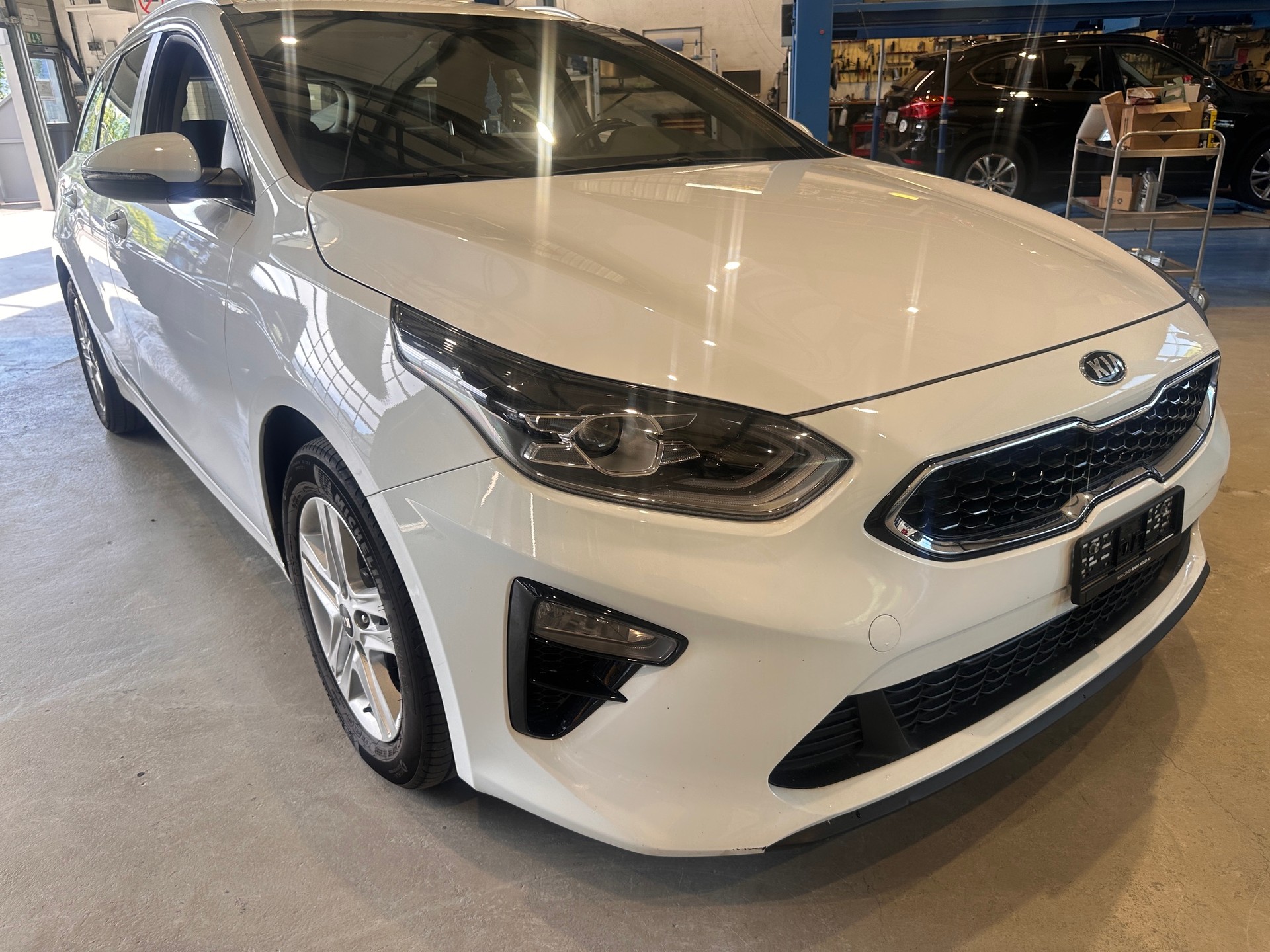 KIA Ceed 1.6 CRDi Style DCT ** NAVI** RÜCKFAHRKAMERA**SITZ-LENKRAD HEIZUNG***
