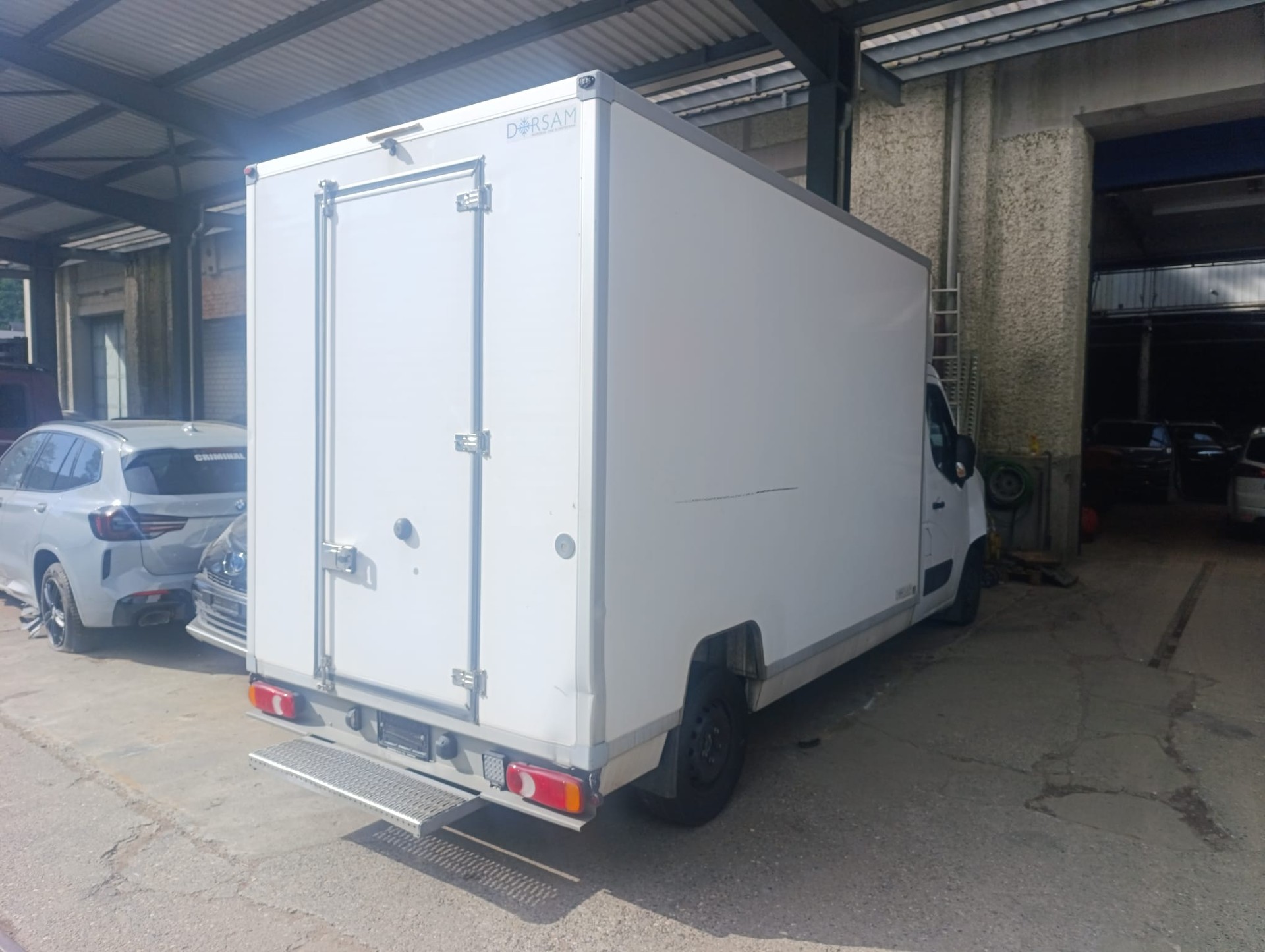 NISSAN INTERSTAR-image-2