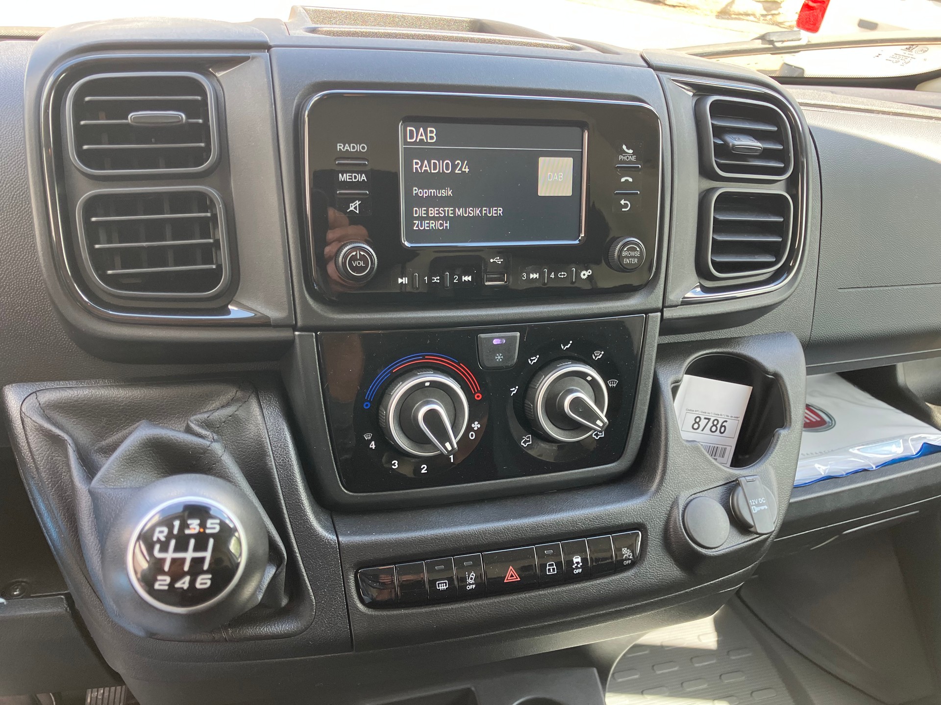 FIAT Ducato 35 L2H1 Swiss Edition-image-11
