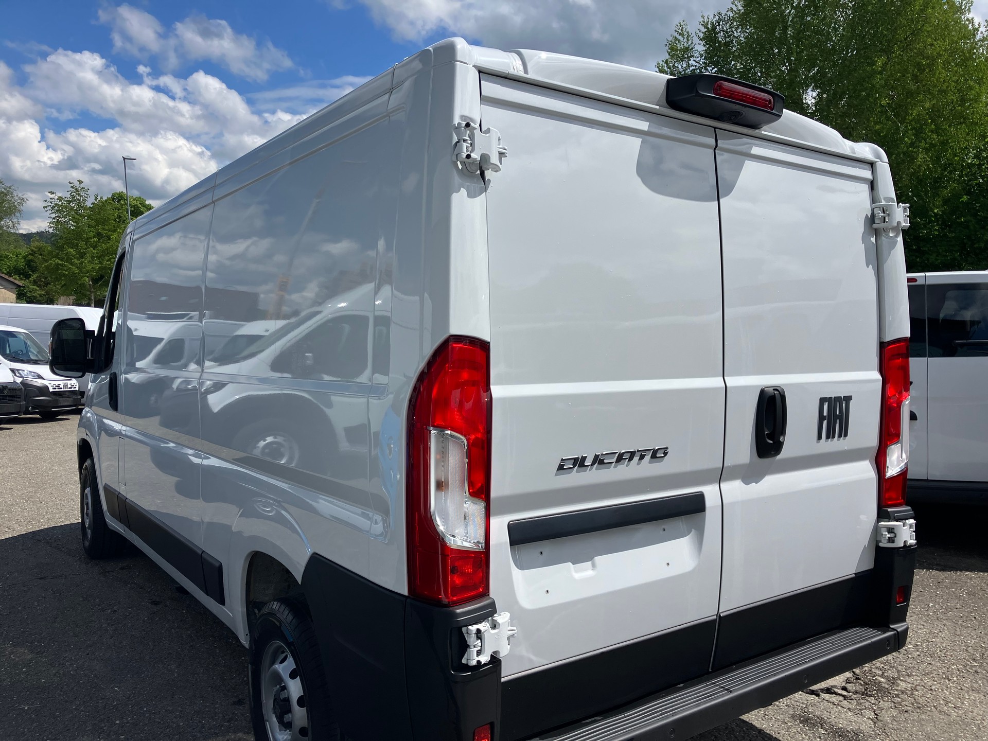 FIAT Ducato 35 L2H1 Swiss Edition-image-3