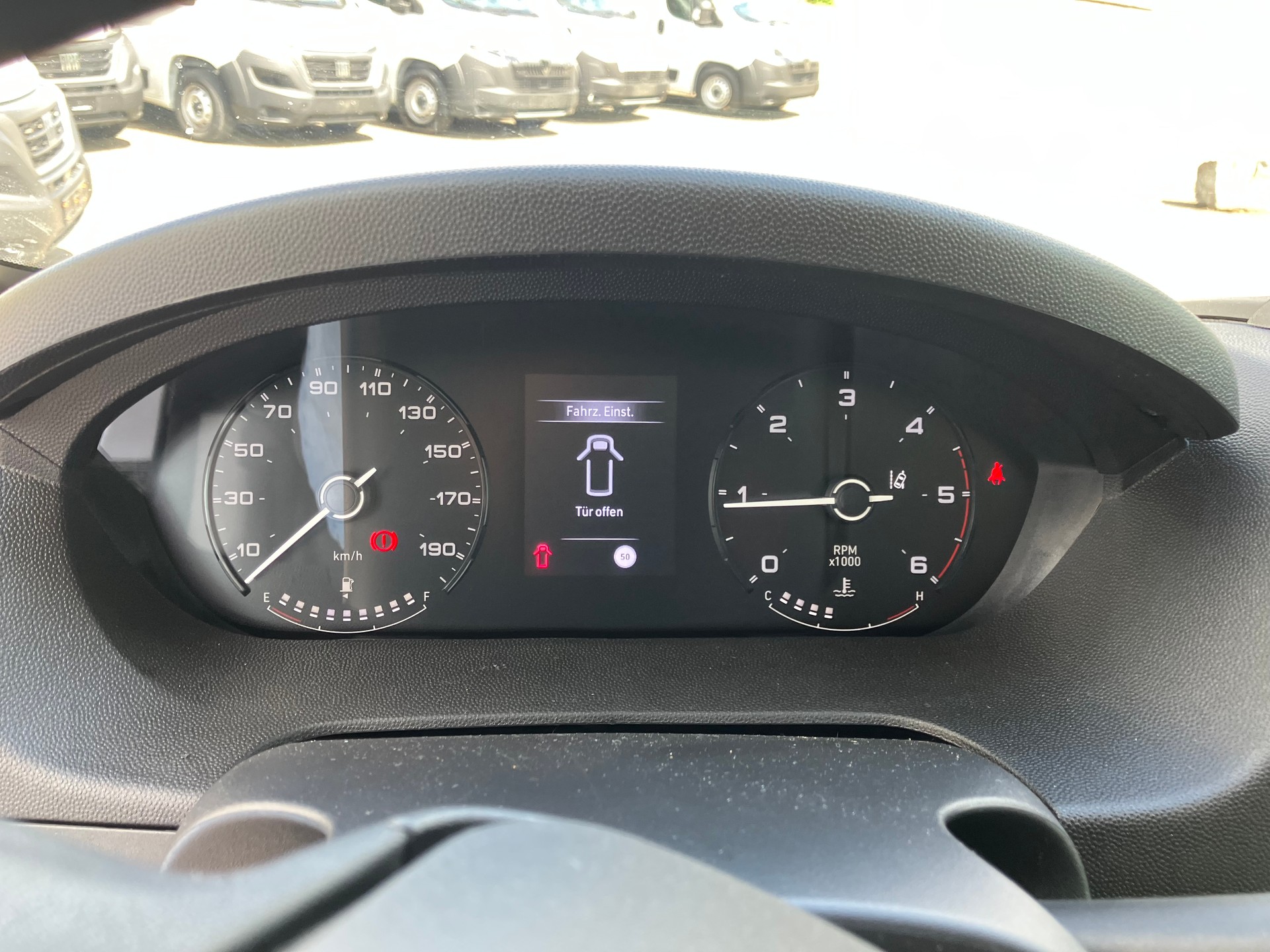 FIAT Ducato 35 L2H1 Swiss Edition-image-8