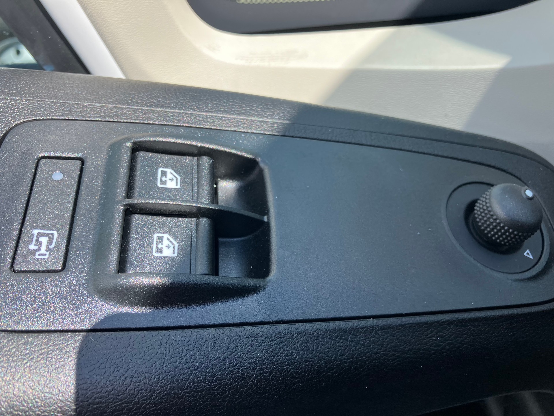 FIAT Ducato 35 L2H1 Swiss Edition-image-5