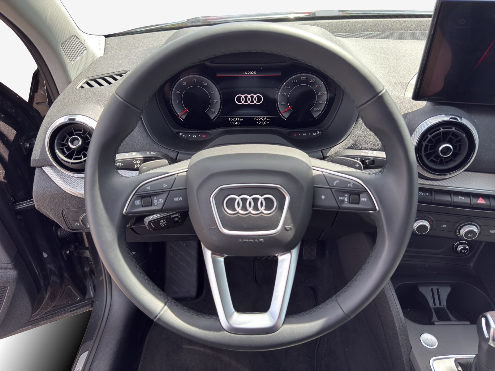 AUDI Q2 40 TFSI Attraction quattro S-tronic-image-9