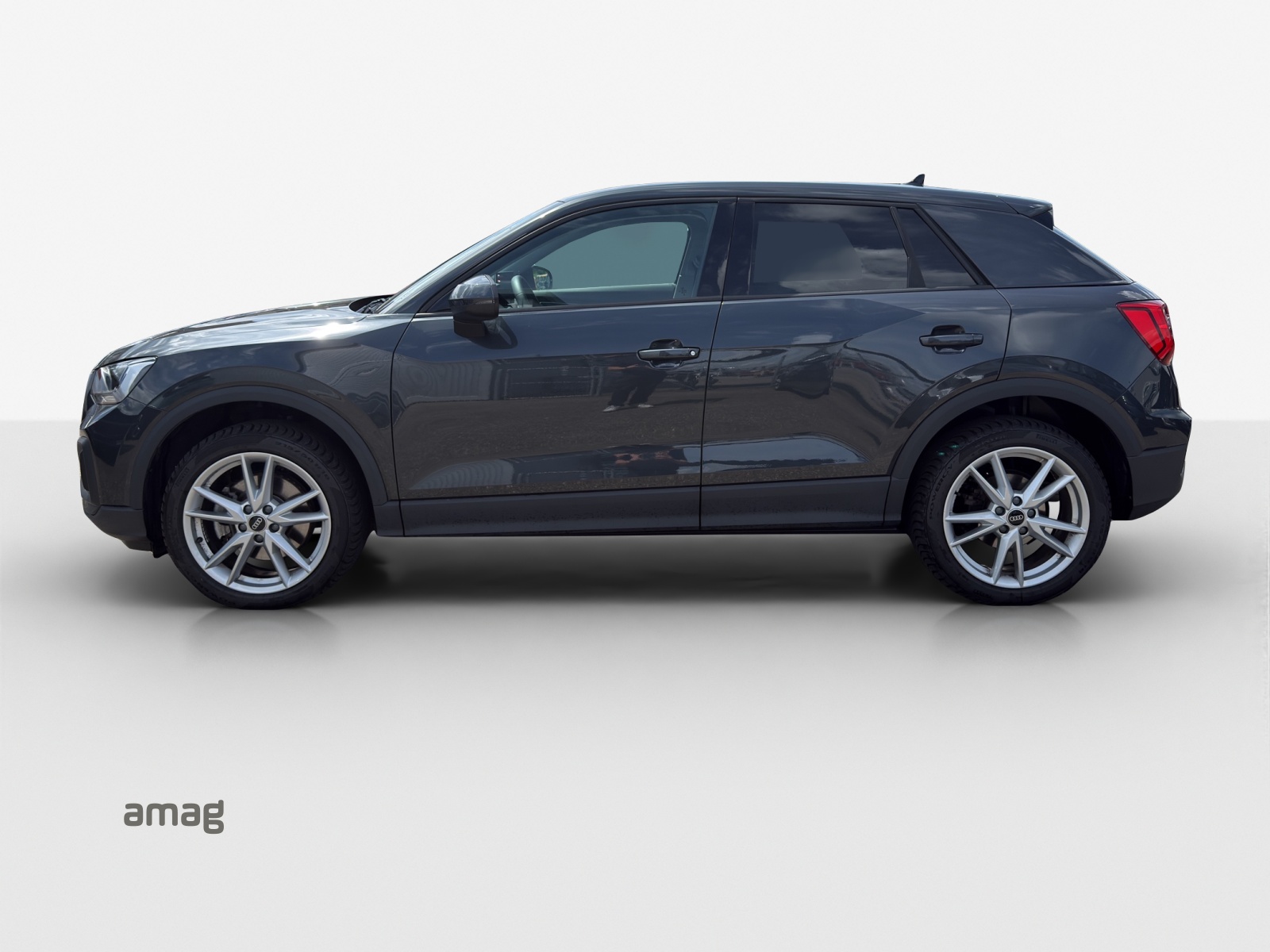 AUDI Q2 40 TFSI Attraction quattro S-tronic-showroom-element-1