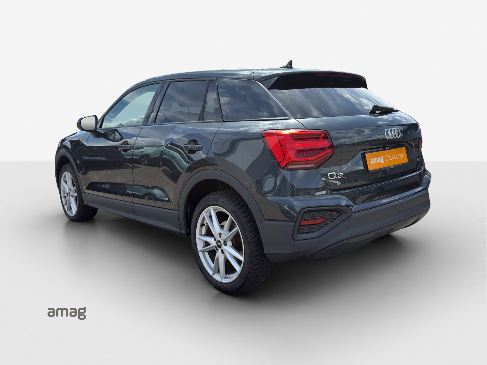 AUDI Q2 40 TFSI Attraction quattro S-tronic-showroom-element-2