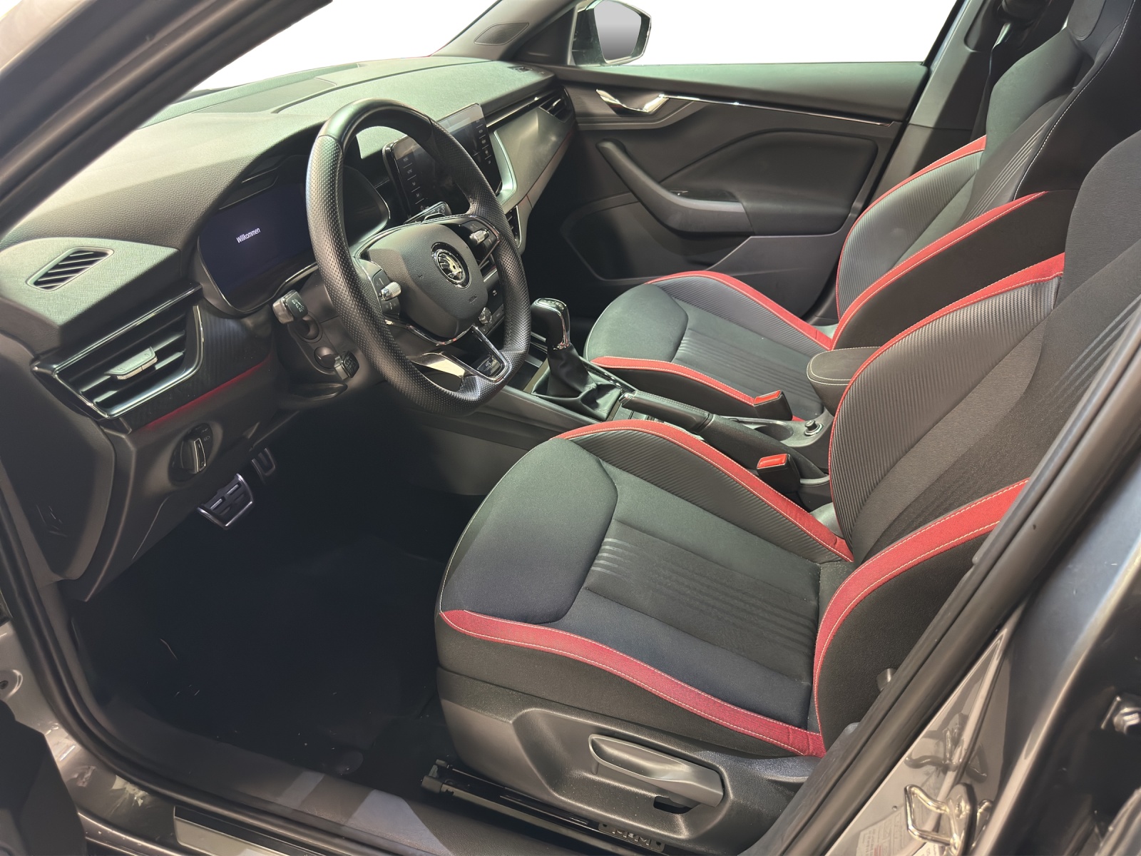 SKODA Scala 1.5 TSI ACT Monte Carlo DSG-image-9