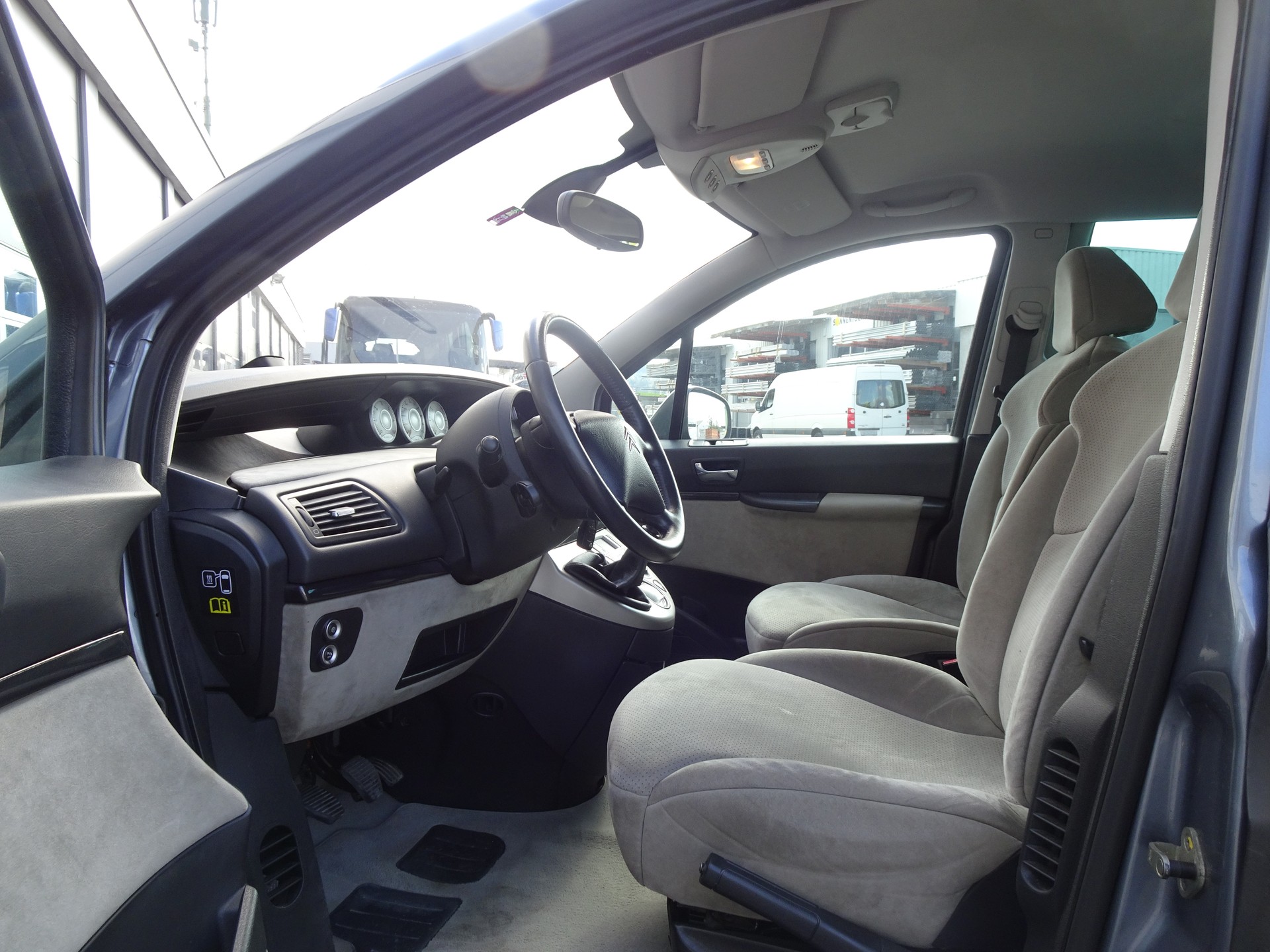 CITROEN C8 2.0 16V HDi Exclusive-image-6