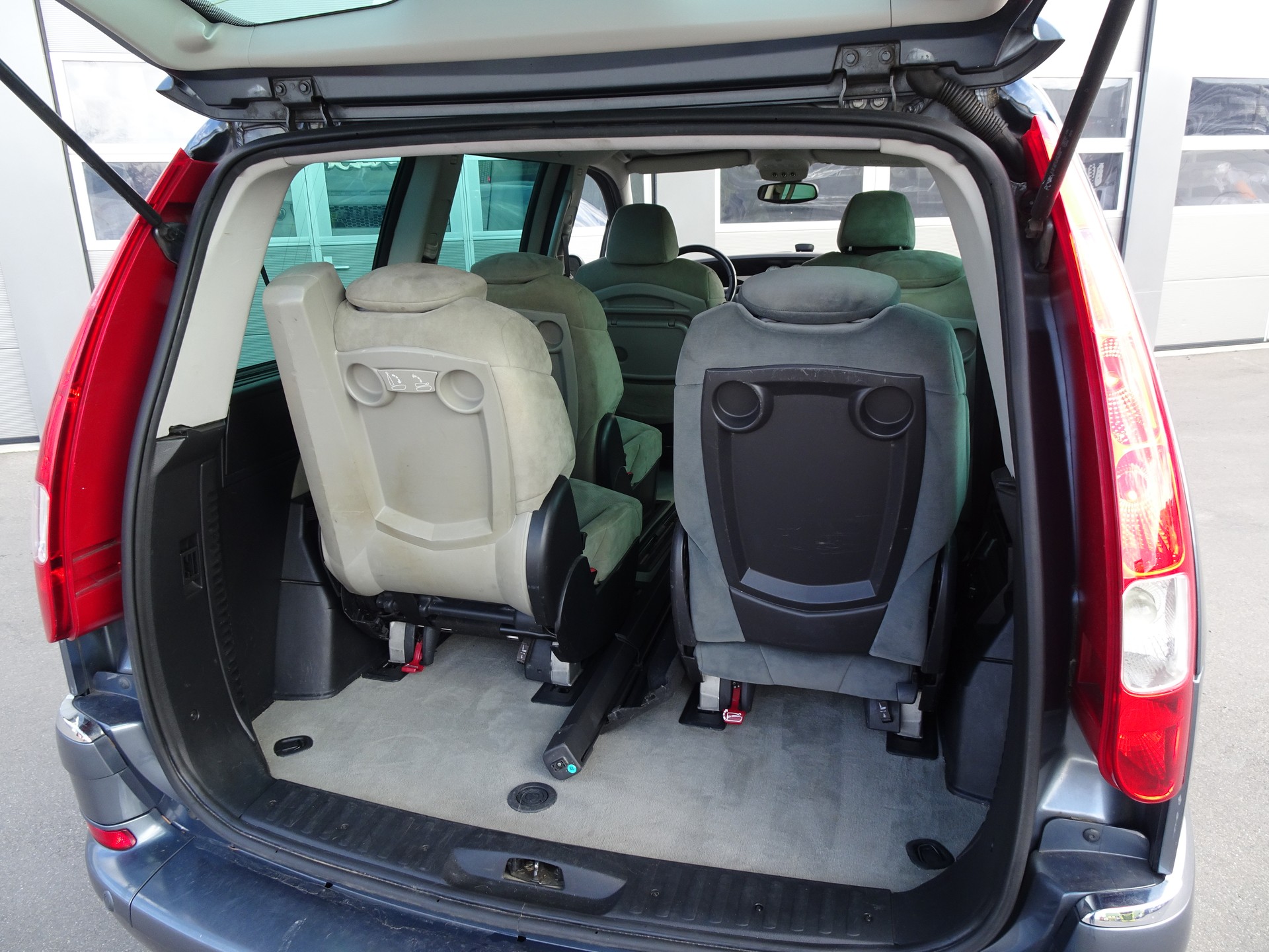 CITROEN C8 2.0 16V HDi Exclusive-image-13
