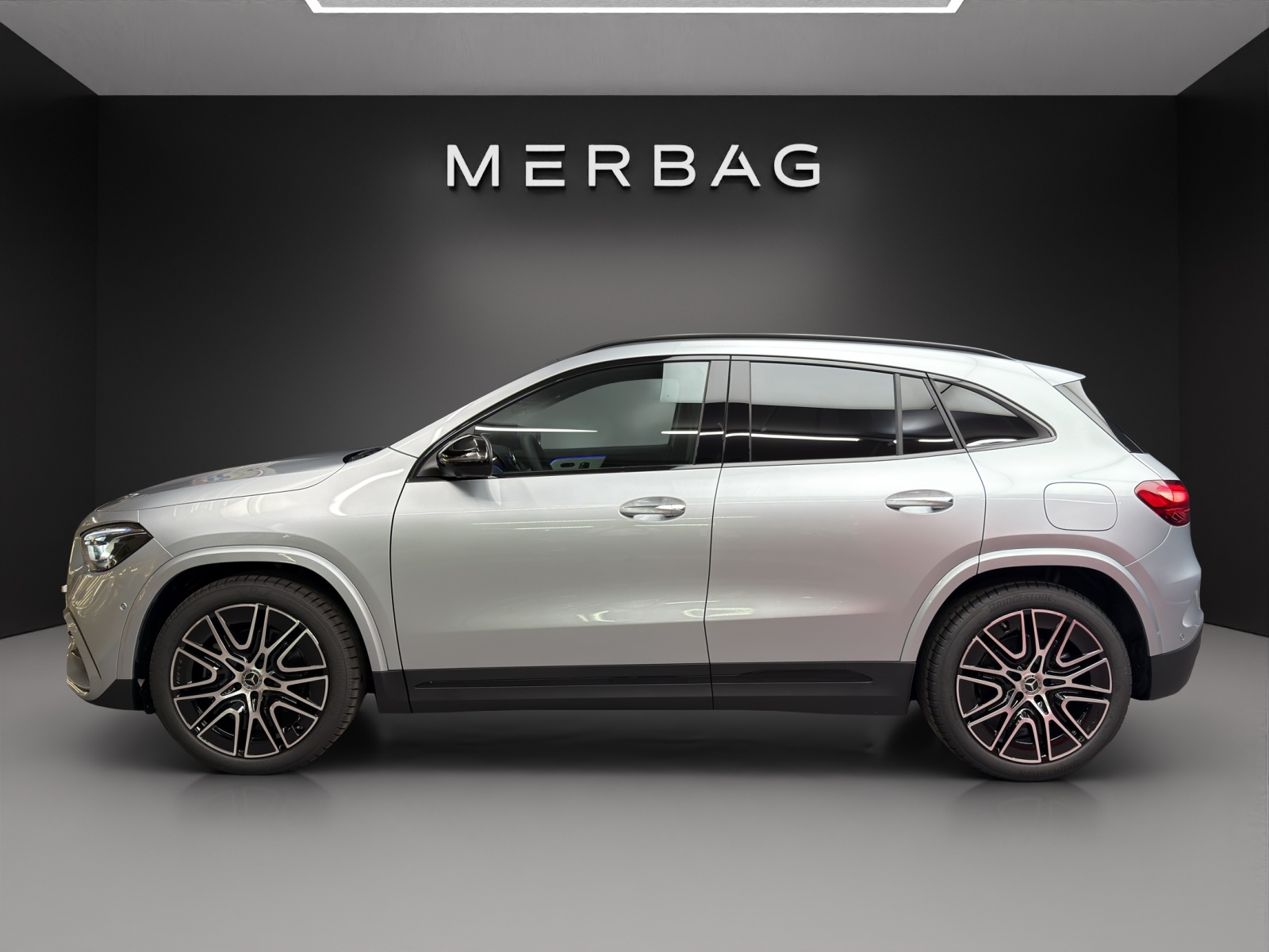 MERCEDES-BENZ GLA 220 d 4M Swiss Star-image-2