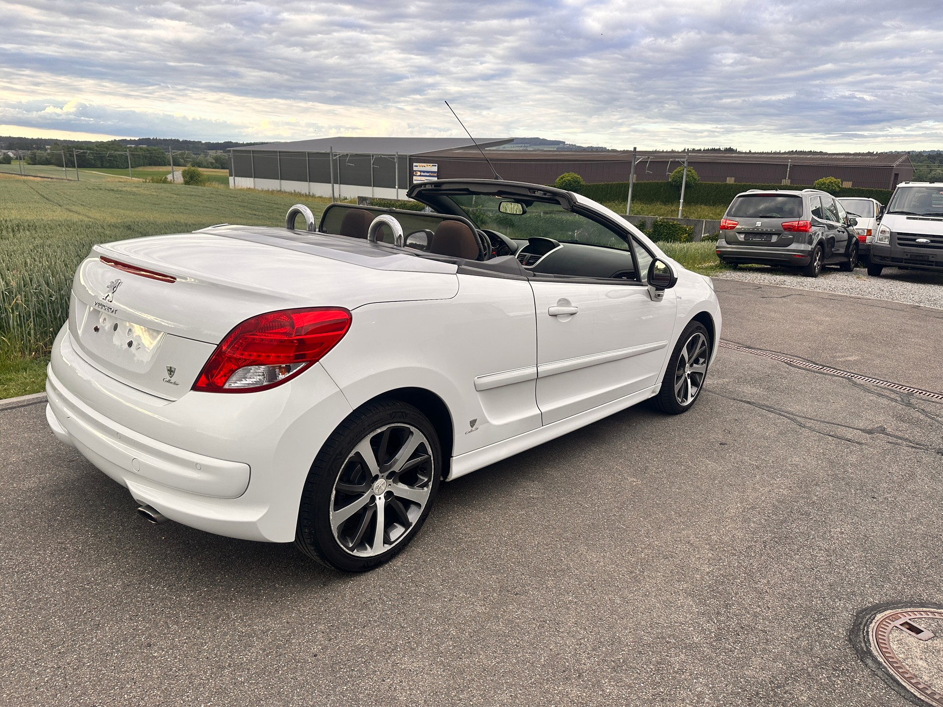 PEUGEOT 207 CC 1.6 16V Swiss Collector-image-10