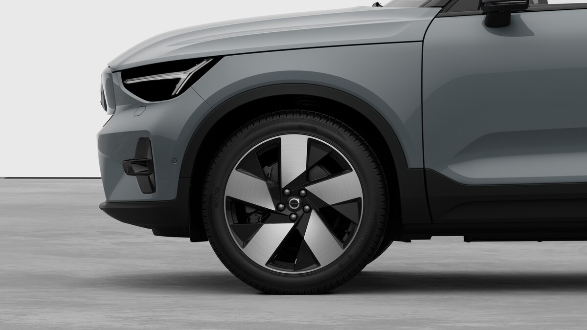 VOLVO EX40 82kWh Twin Motor AWD Xcentric Edition-image-7