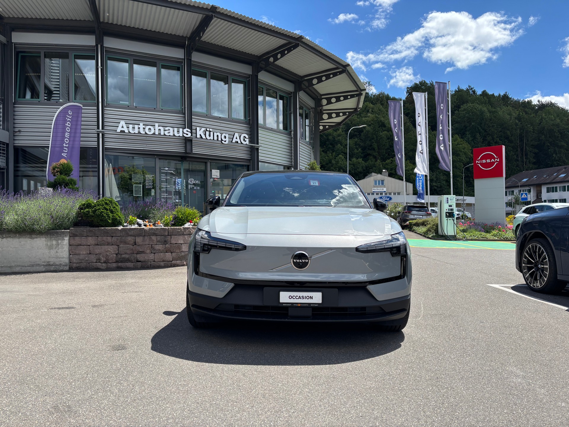 VOLVO EX30 E60 69kWh Twin Ultra-image-1