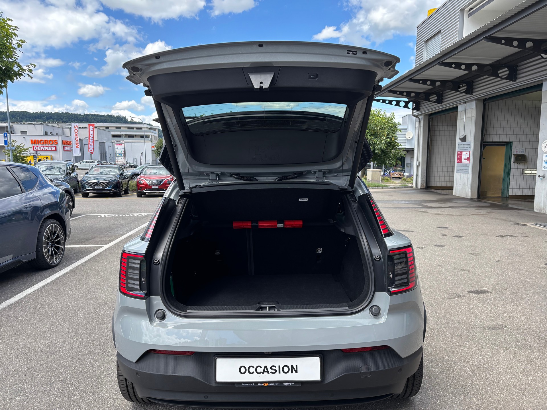 VOLVO EX30 E60 69kWh Twin Ultra-image-10