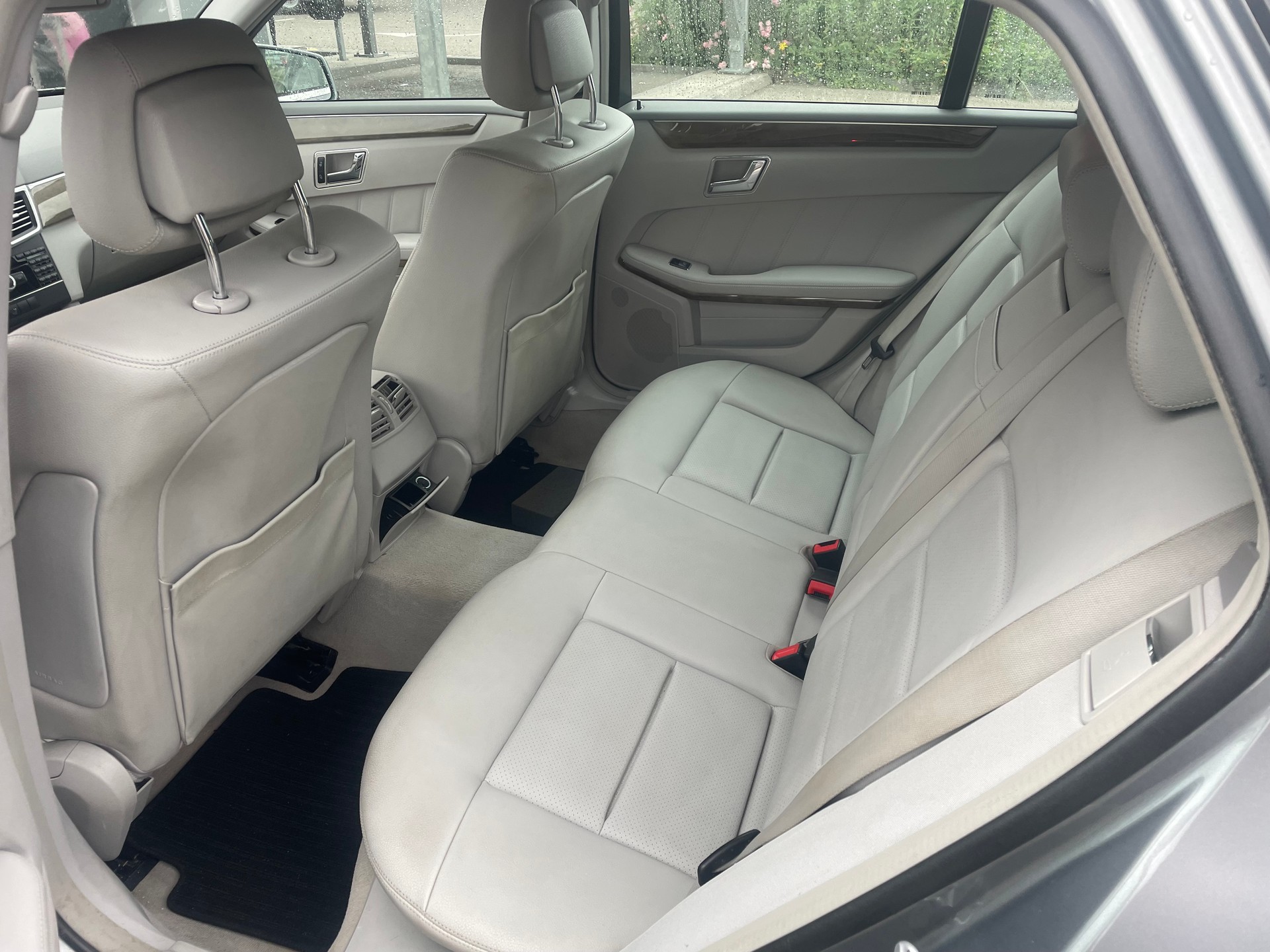 MERCEDES-BENZ E 350 CGI BlueEfficiency Elégance 7G-Tronic-image-13