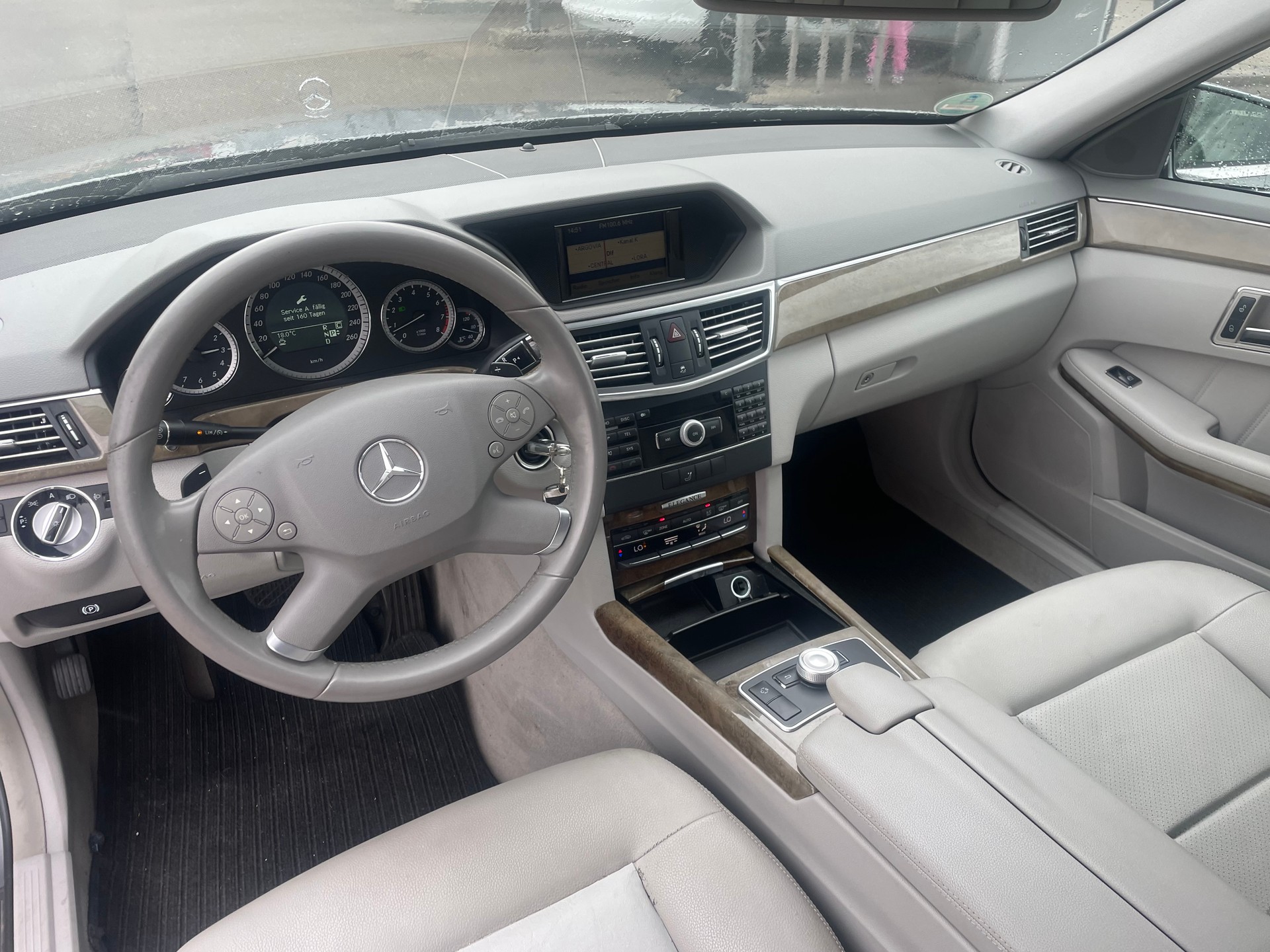 MERCEDES-BENZ E 350 CGI BlueEfficiency Elégance 7G-Tronic-image-11