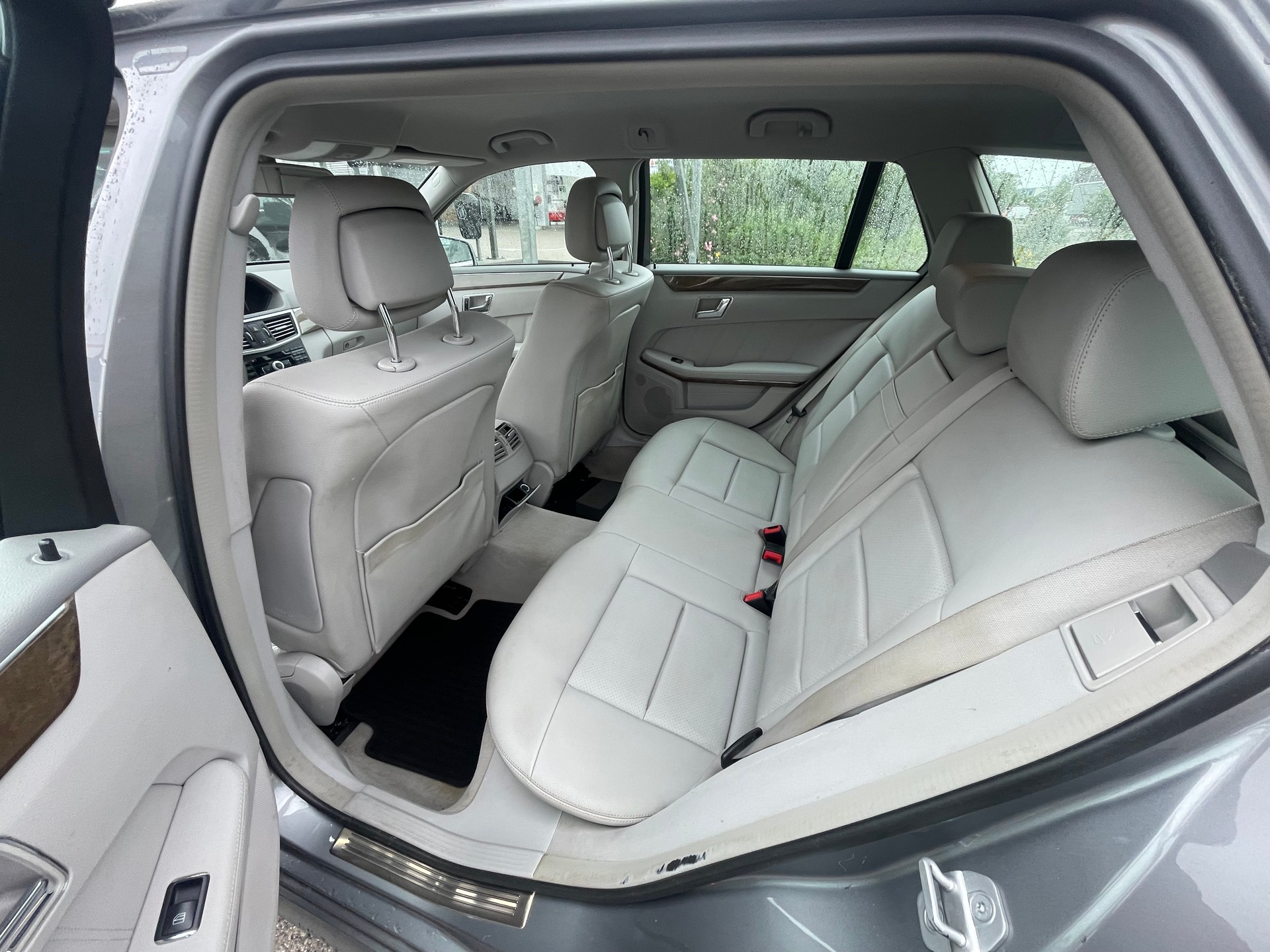 MERCEDES-BENZ E 350 CGI BlueEfficiency Elégance 7G-Tronic-image-12