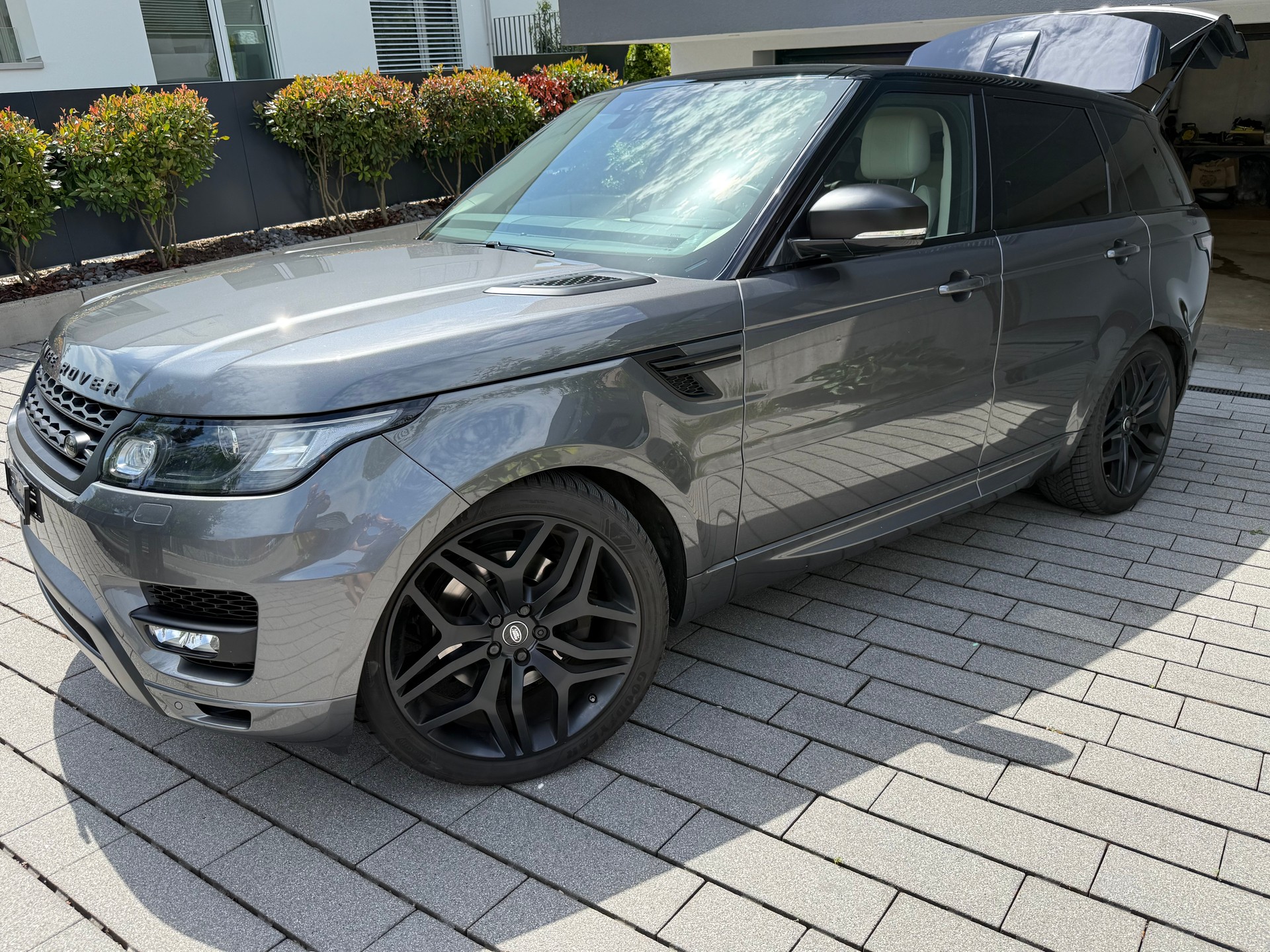LAND ROVER 3.0 V6 SC HSE Dynamic-image-0