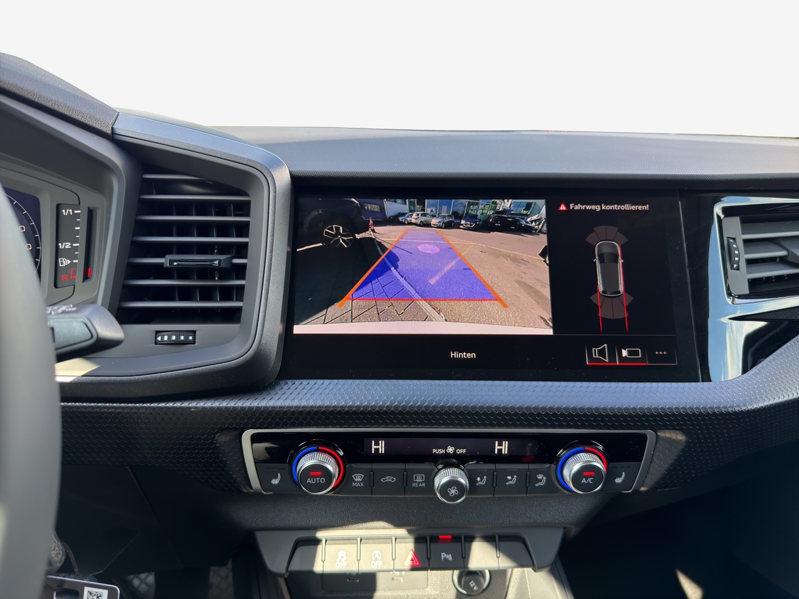 AUDI A1 Sportback 30 TFSI Attraction S-tronic-image-11