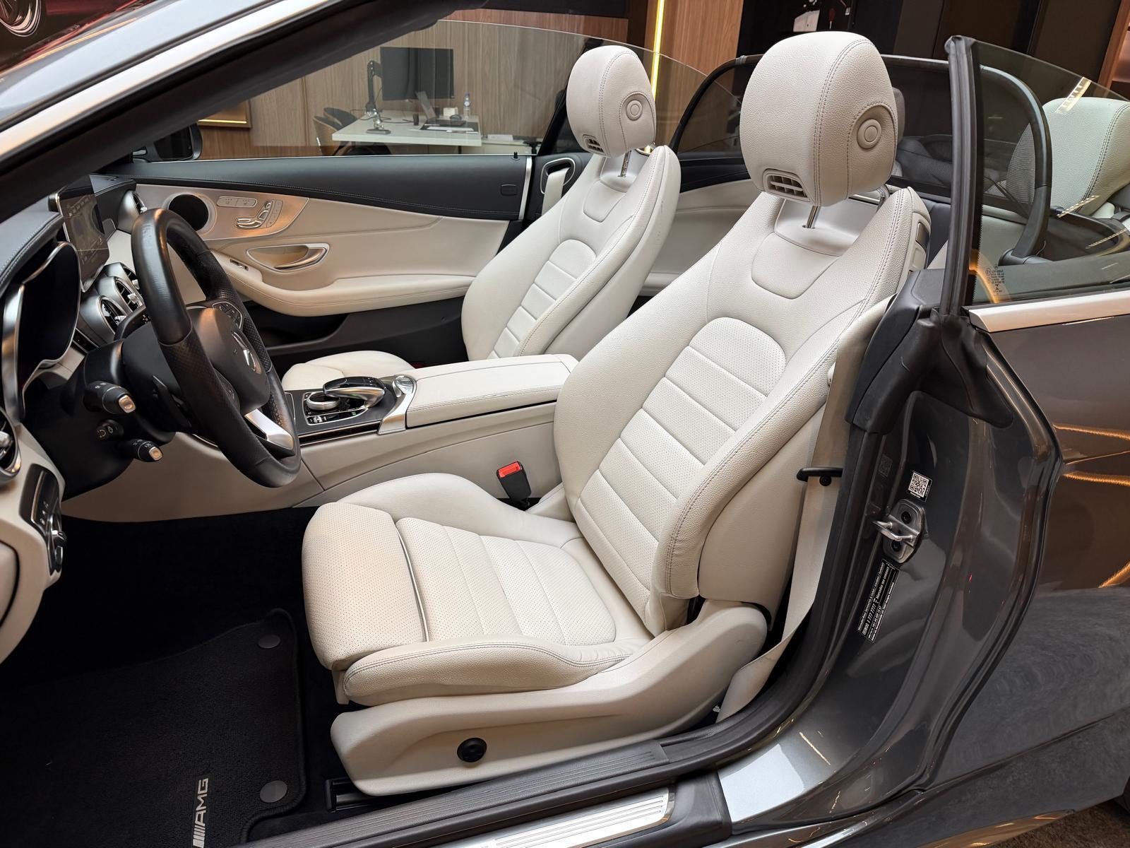 MERCEDES-BENZ C 400 AMG Line 4matic Cabriolet-image-19