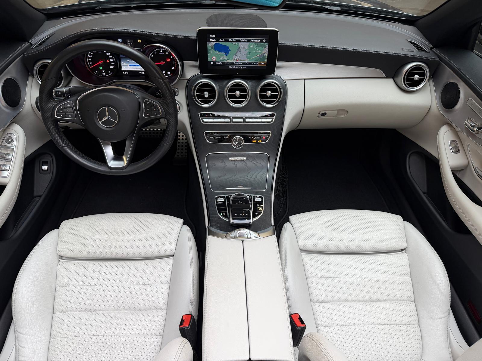 MERCEDES-BENZ C 400 AMG Line 4matic Cabriolet-image-16