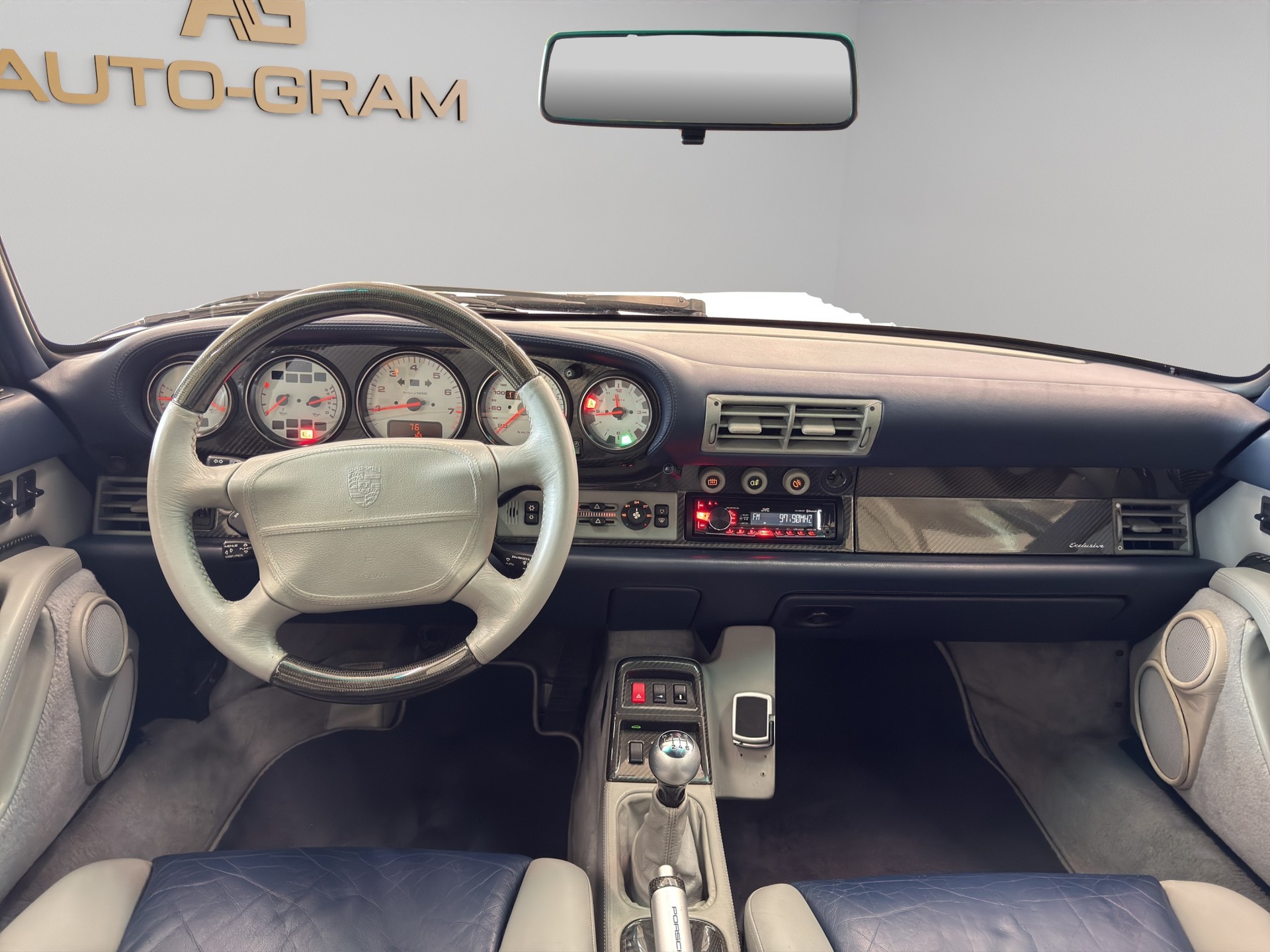 PORSCHE 911 Turbo-image-14