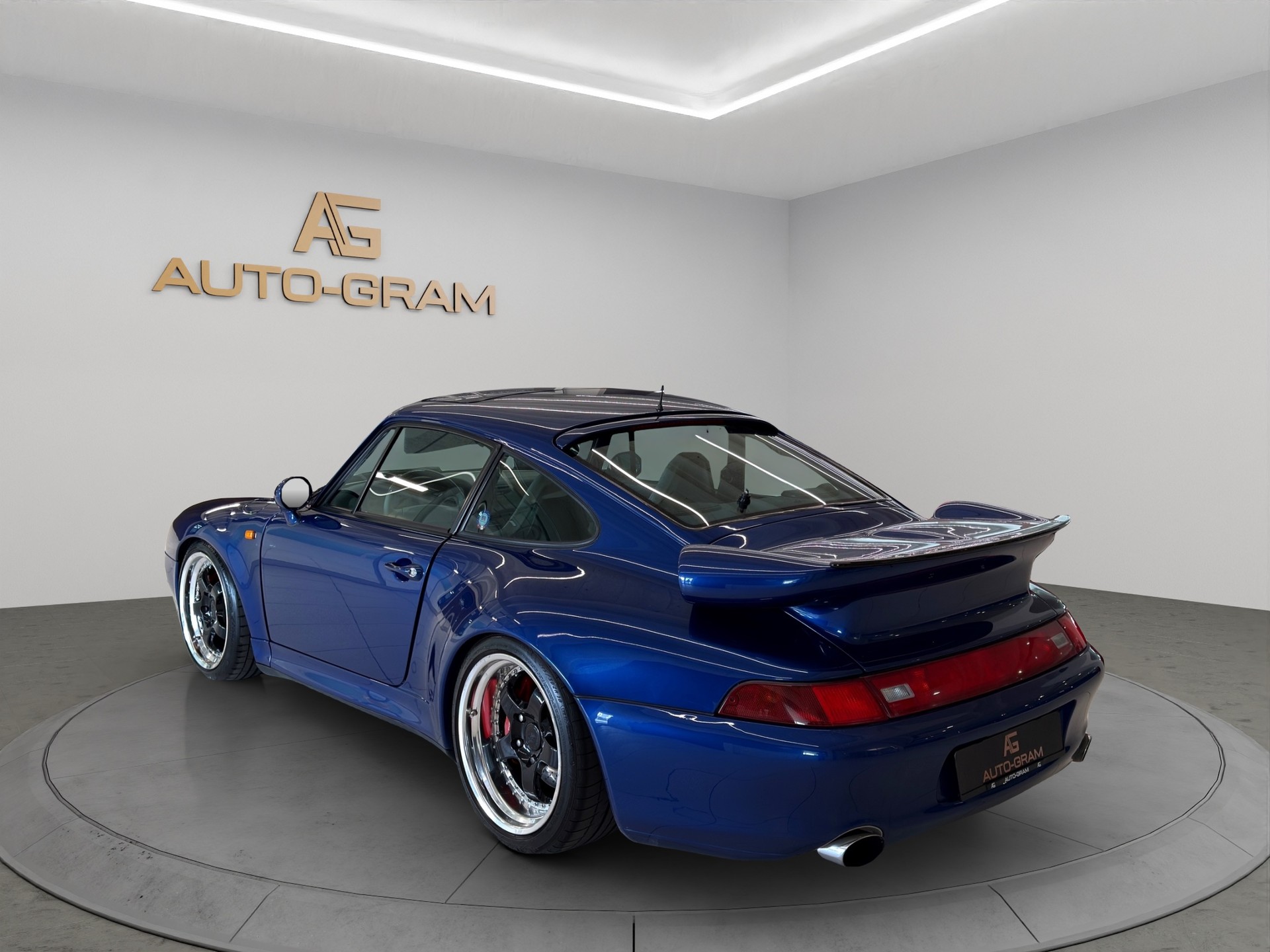 PORSCHE 911 Turbo-image-2