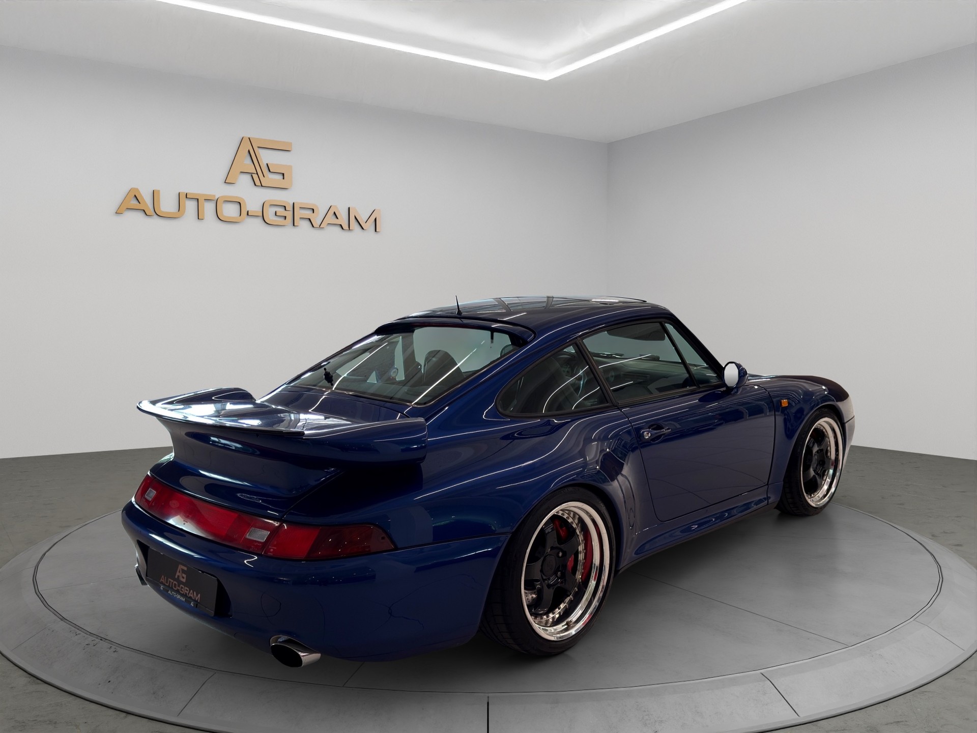 PORSCHE 911 Turbo-image-4