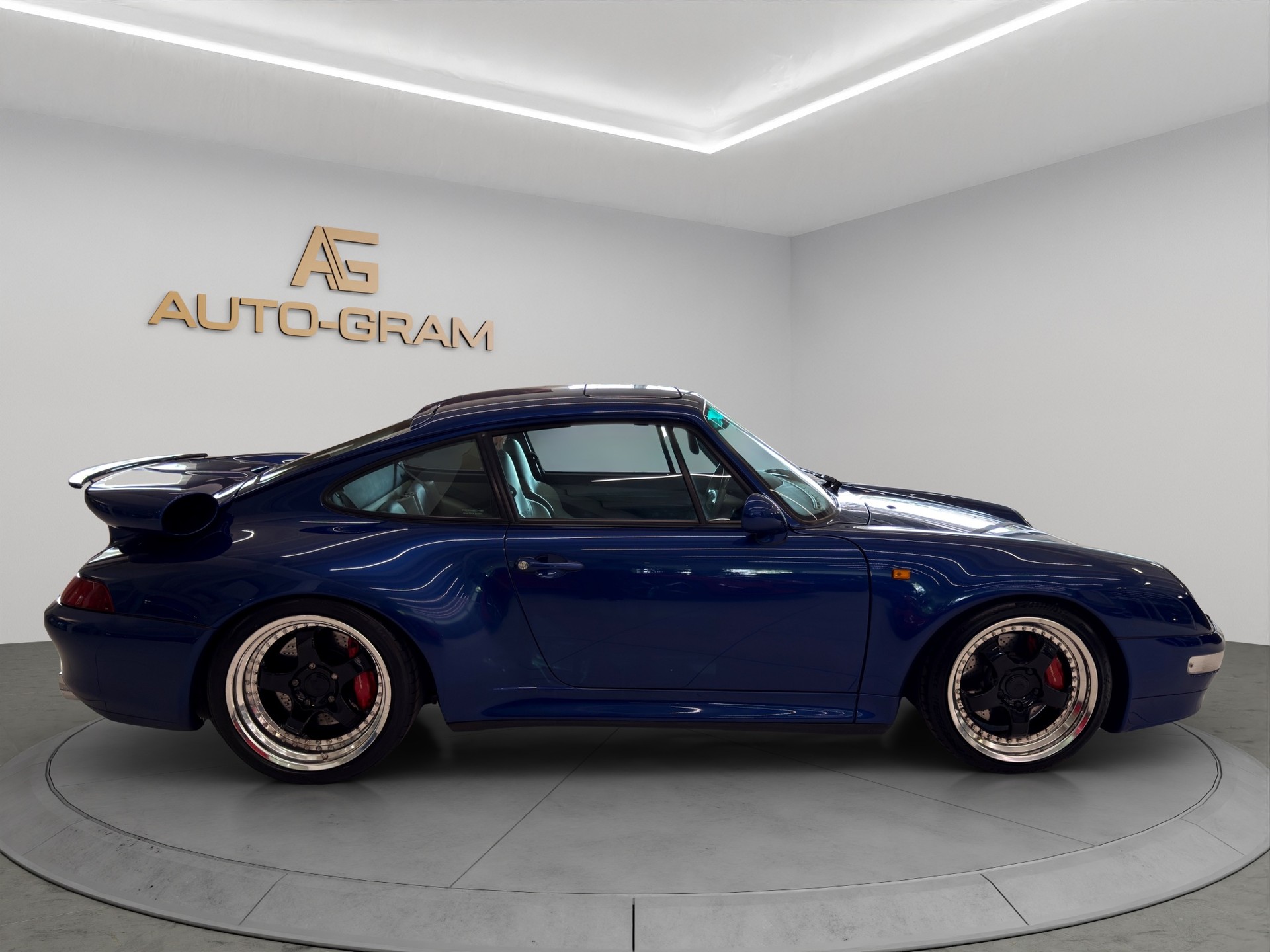 PORSCHE 911 Turbo-image-5