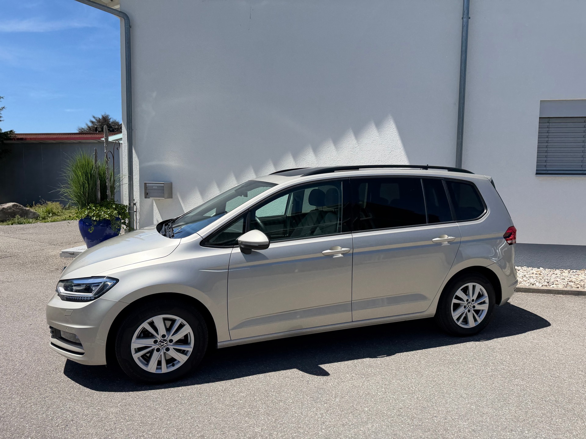 VW Touran 2.0 TDI BlueMotion Technology Comfortline DSG-image-11