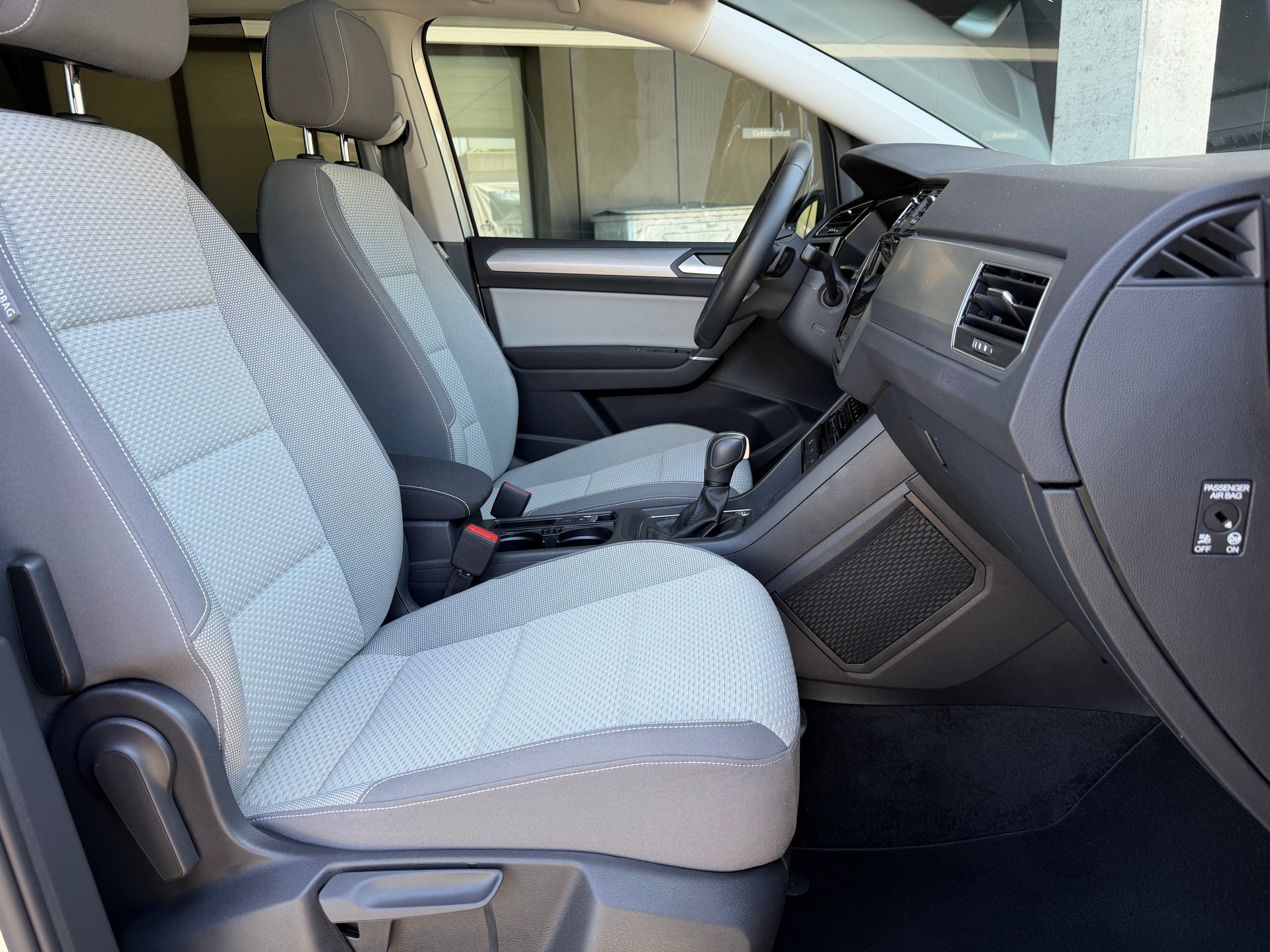 VW Touran 2.0 TDI BlueMotion Technology Comfortline DSG-image-16