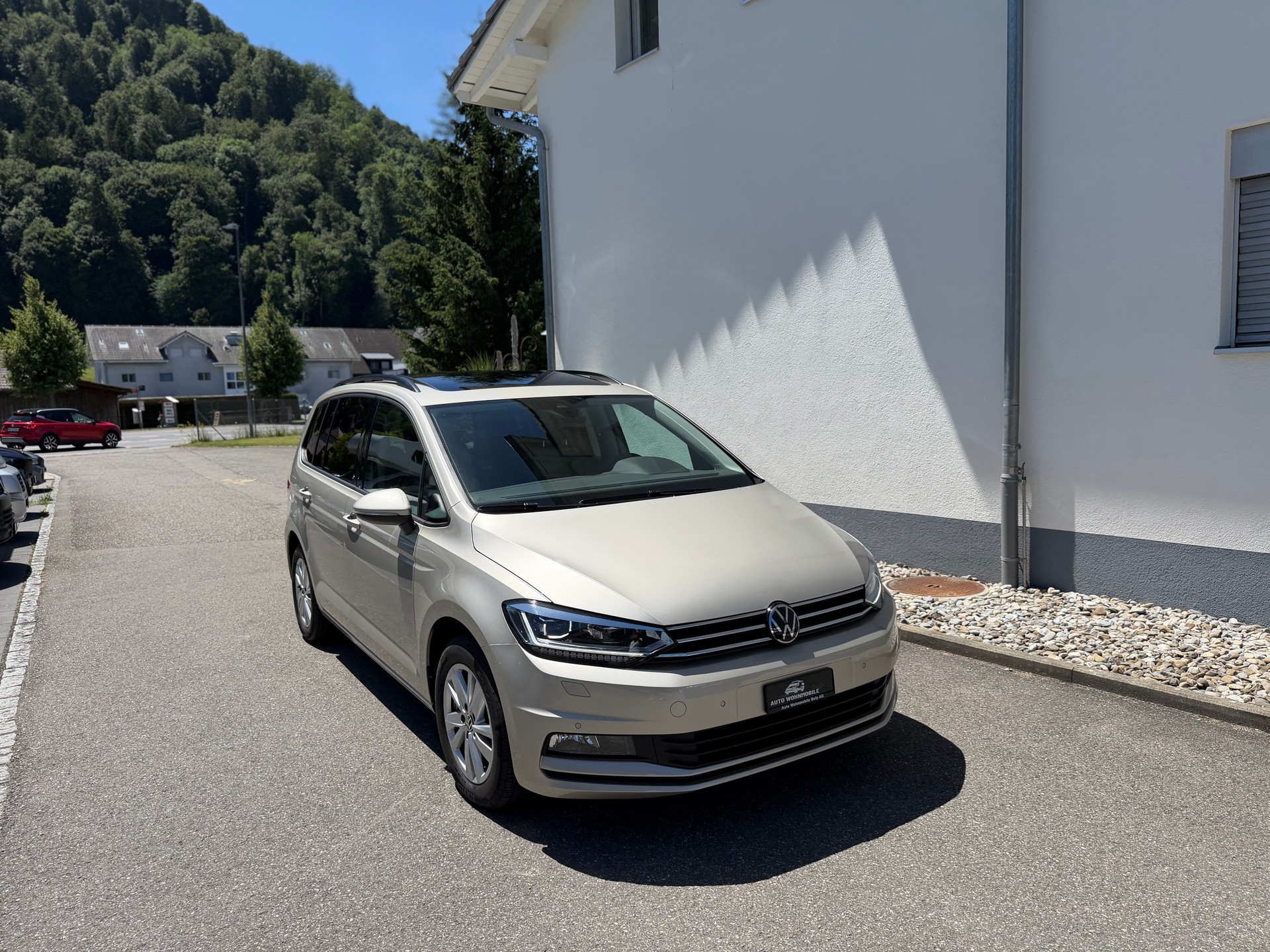 VW Touran 2.0 TDI BlueMotion Technology Comfortline DSG-image-1