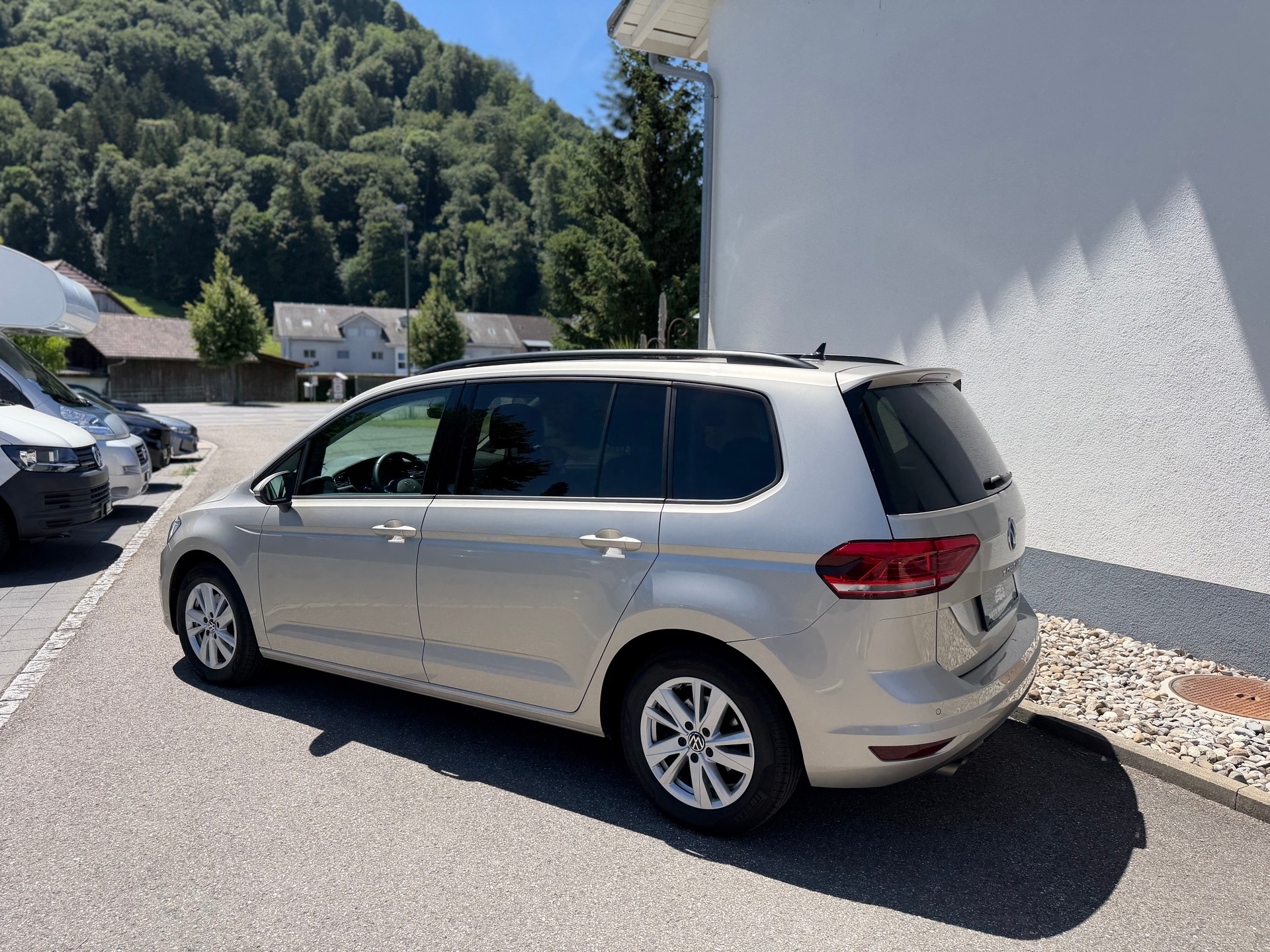 VW Touran 2.0 TDI BlueMotion Technology Comfortline DSG-image-13