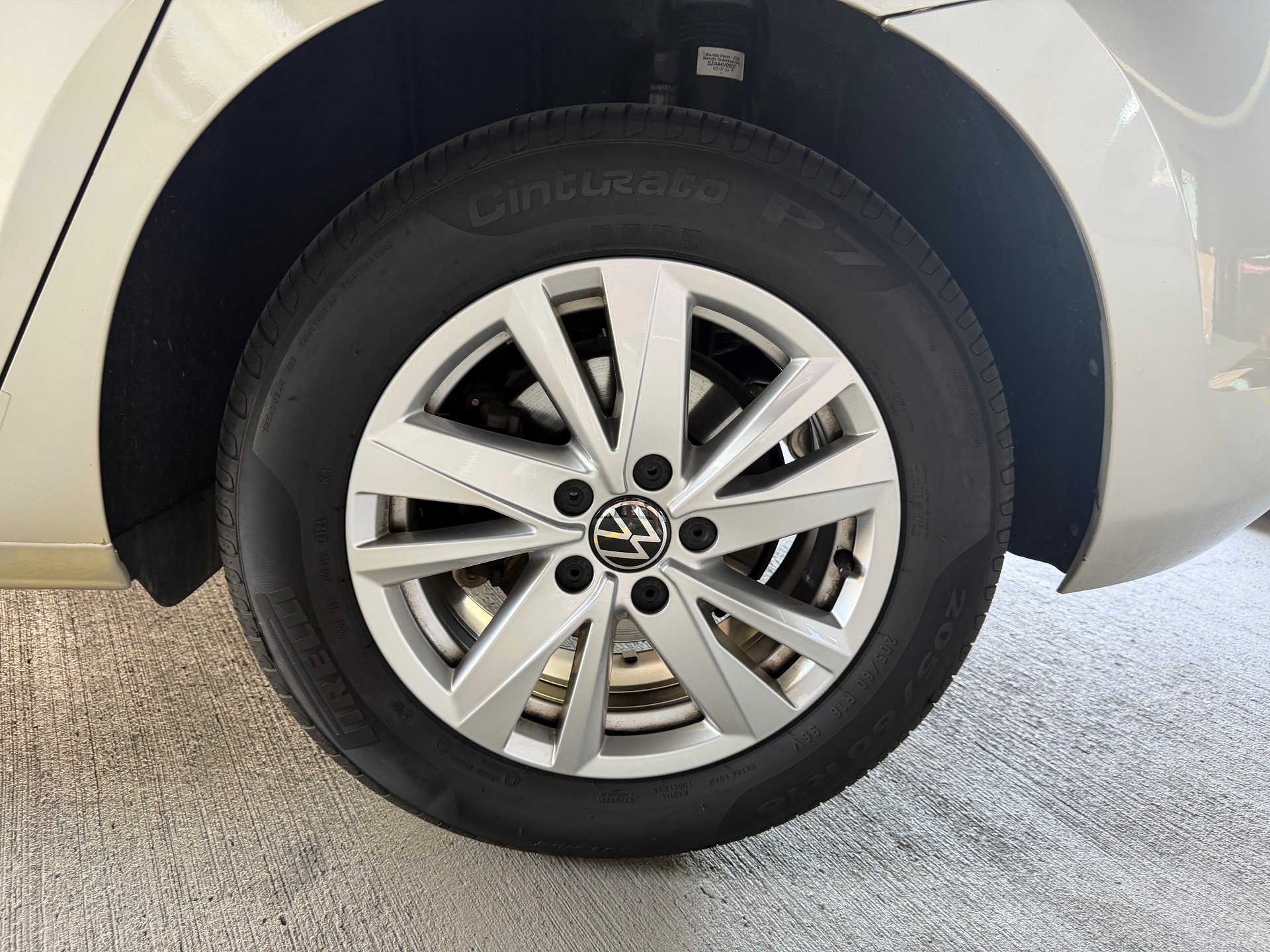 VW Touran 2.0 TDI BlueMotion Technology Comfortline DSG-image-26