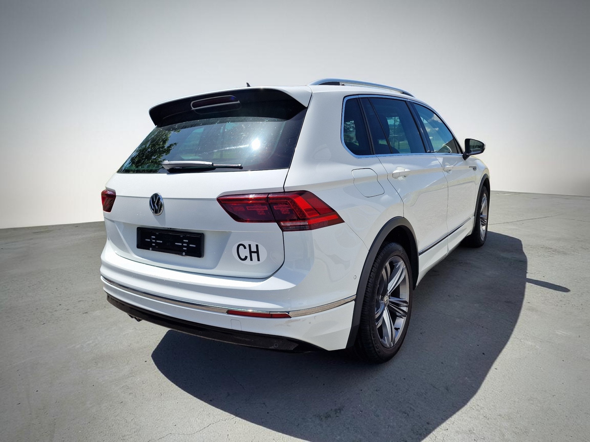 VW Tiguan 2.0TSI Highline 4Motion DSG 24Mt Gara 8x Alu-image-5
