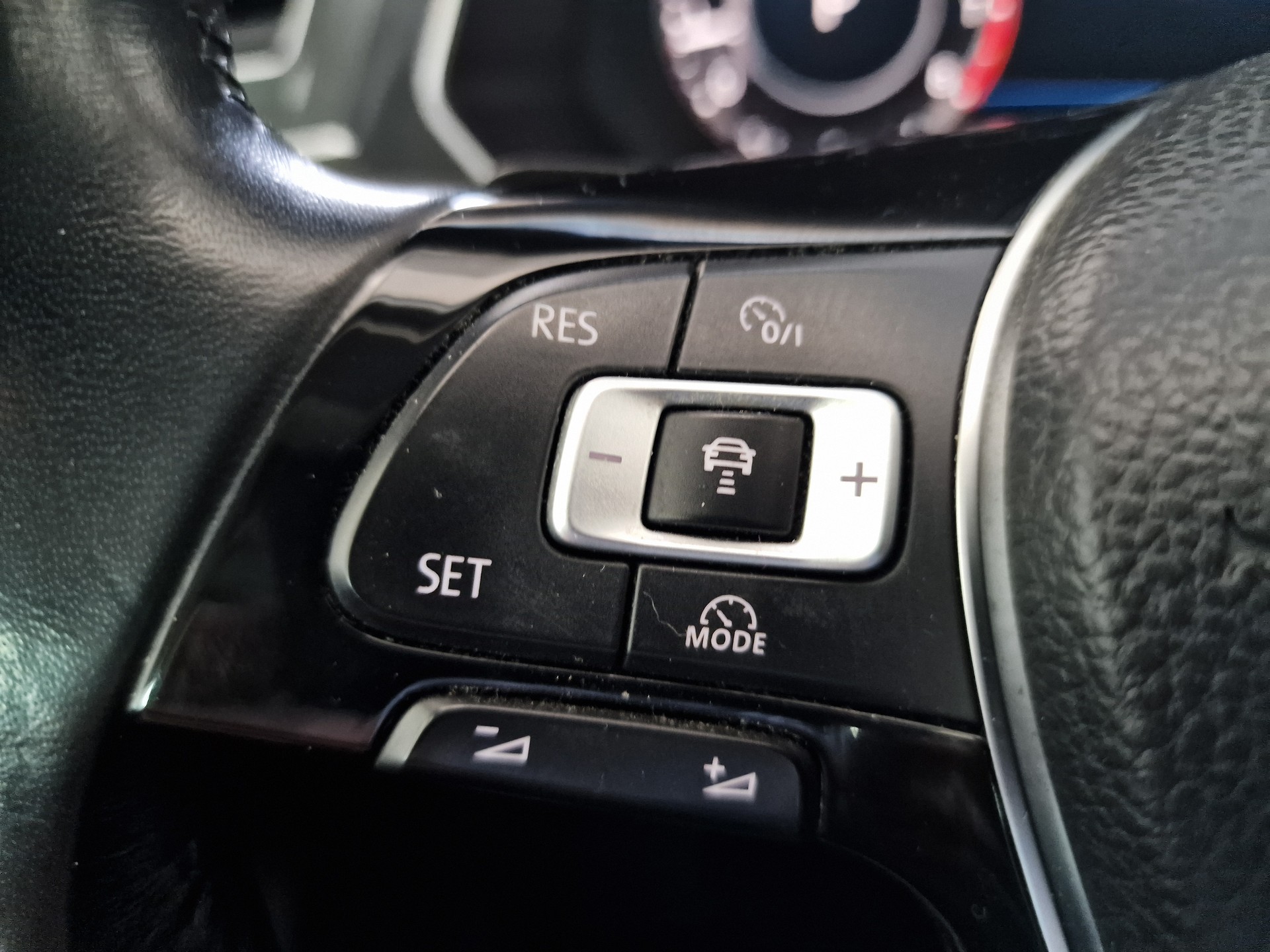 VW Tiguan 2.0TSI Highline 4Motion DSG 24Mt Gara 8x Alu-image-13