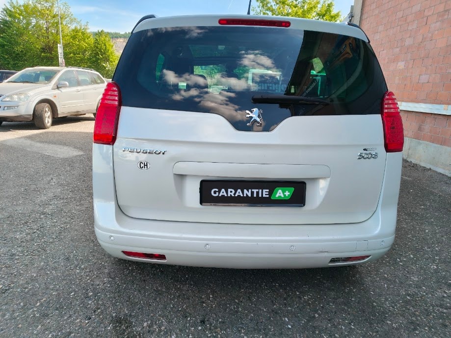 PEUGEOT 5008 1.6 16V T Sport Pack Automatic-image-2
