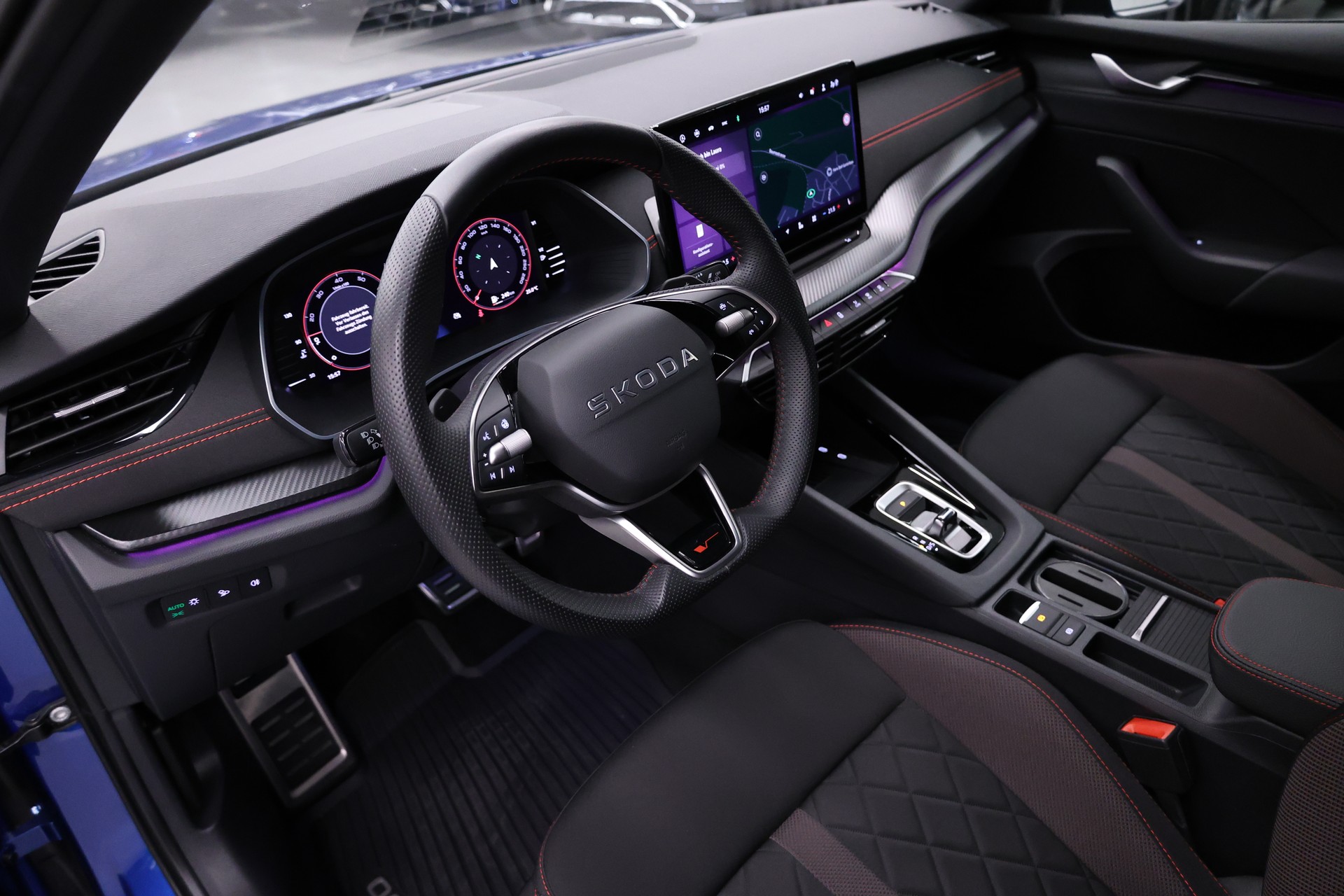 SKODA Octavia Limousine 2.0 TSI RS DSG-image-13