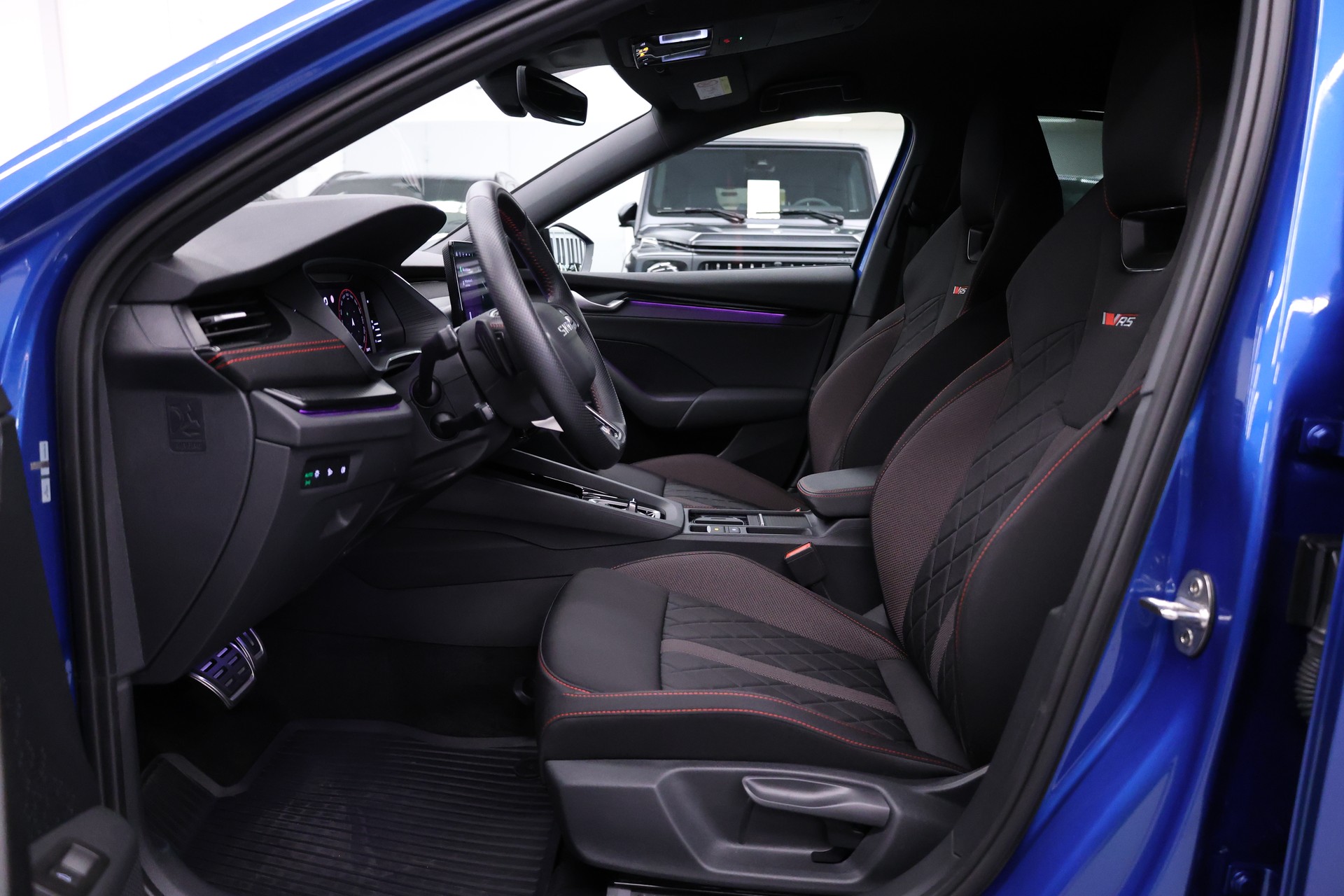 SKODA Octavia Limousine 2.0 TSI RS DSG-image-12