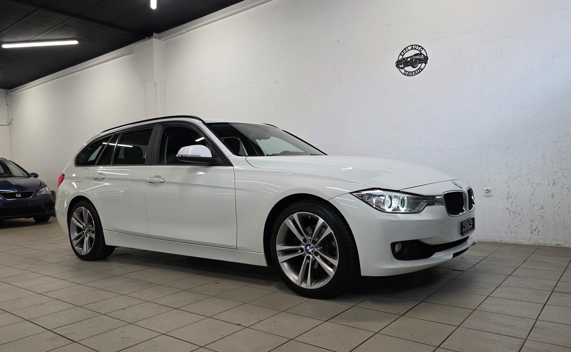 BMW 320i Touring Sport Line Steptronic-image-5