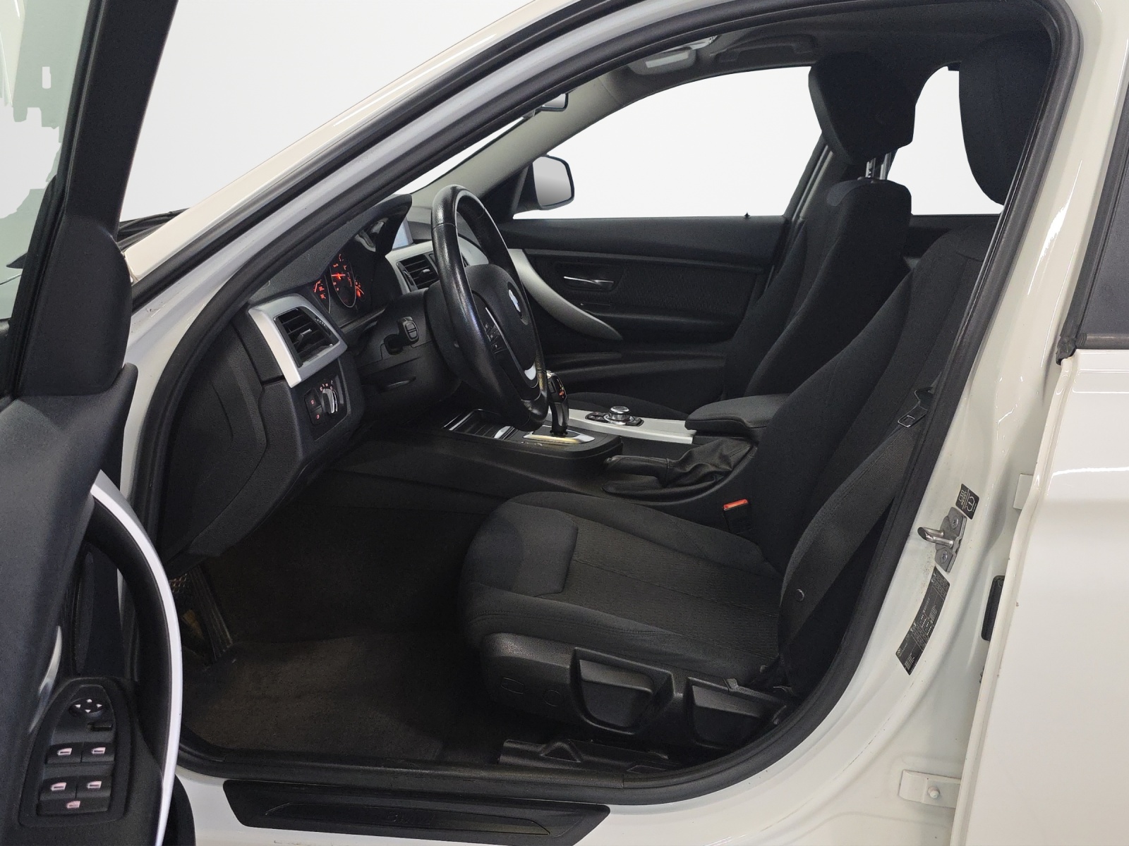 BMW 320i Touring Sport Line Steptronic-image-9