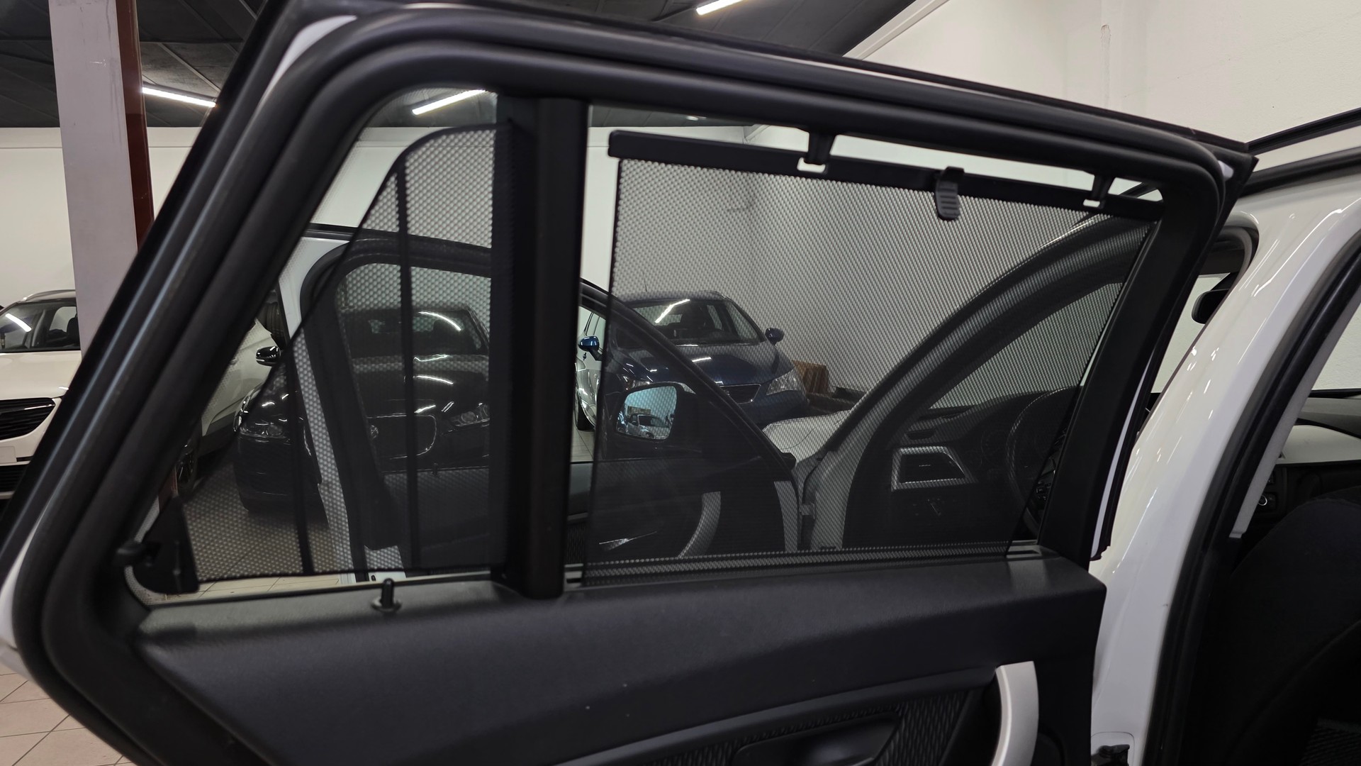BMW 320i Touring Sport Line Steptronic-image-13