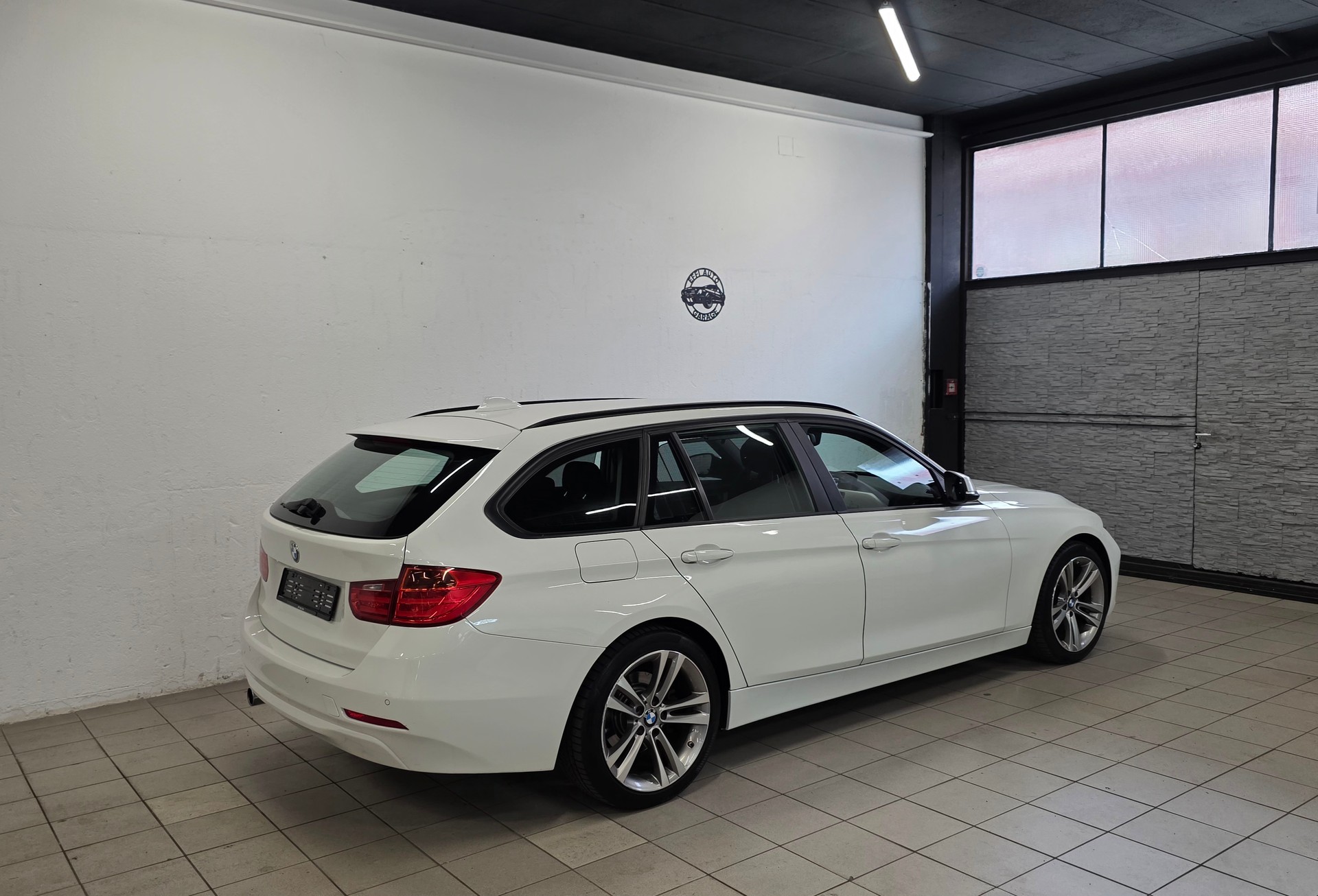 BMW 320i Touring Sport Line Steptronic-image-3