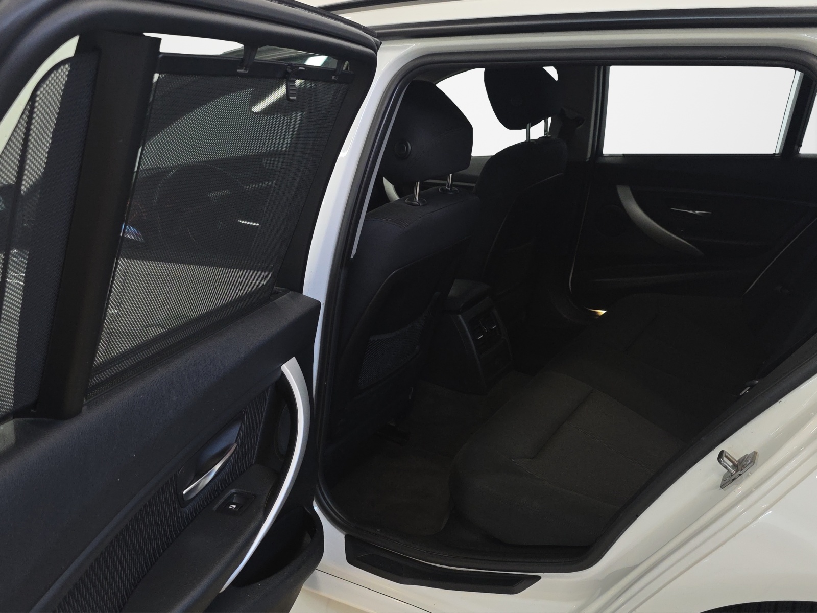BMW 320i Touring Sport Line Steptronic-image-10