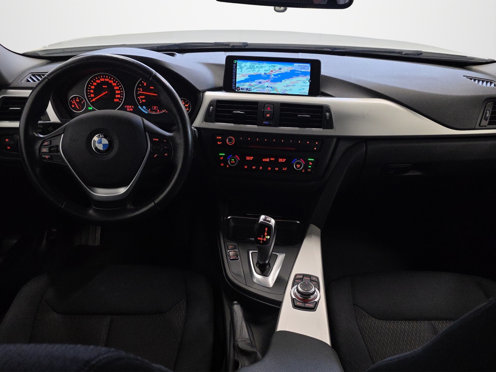 BMW 320i Touring Sport Line Steptronic-image-8